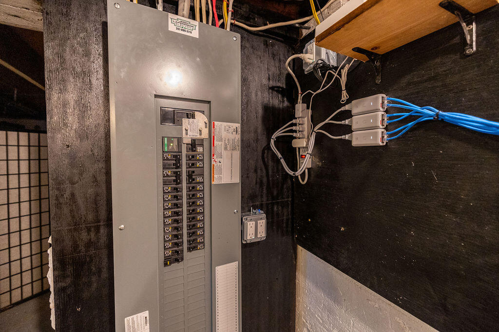 main property photo 40