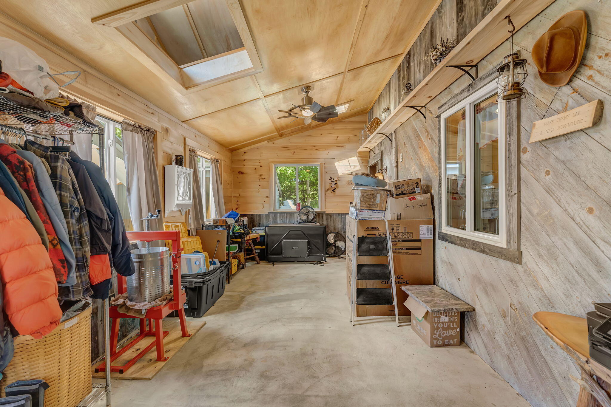 main property photo 28