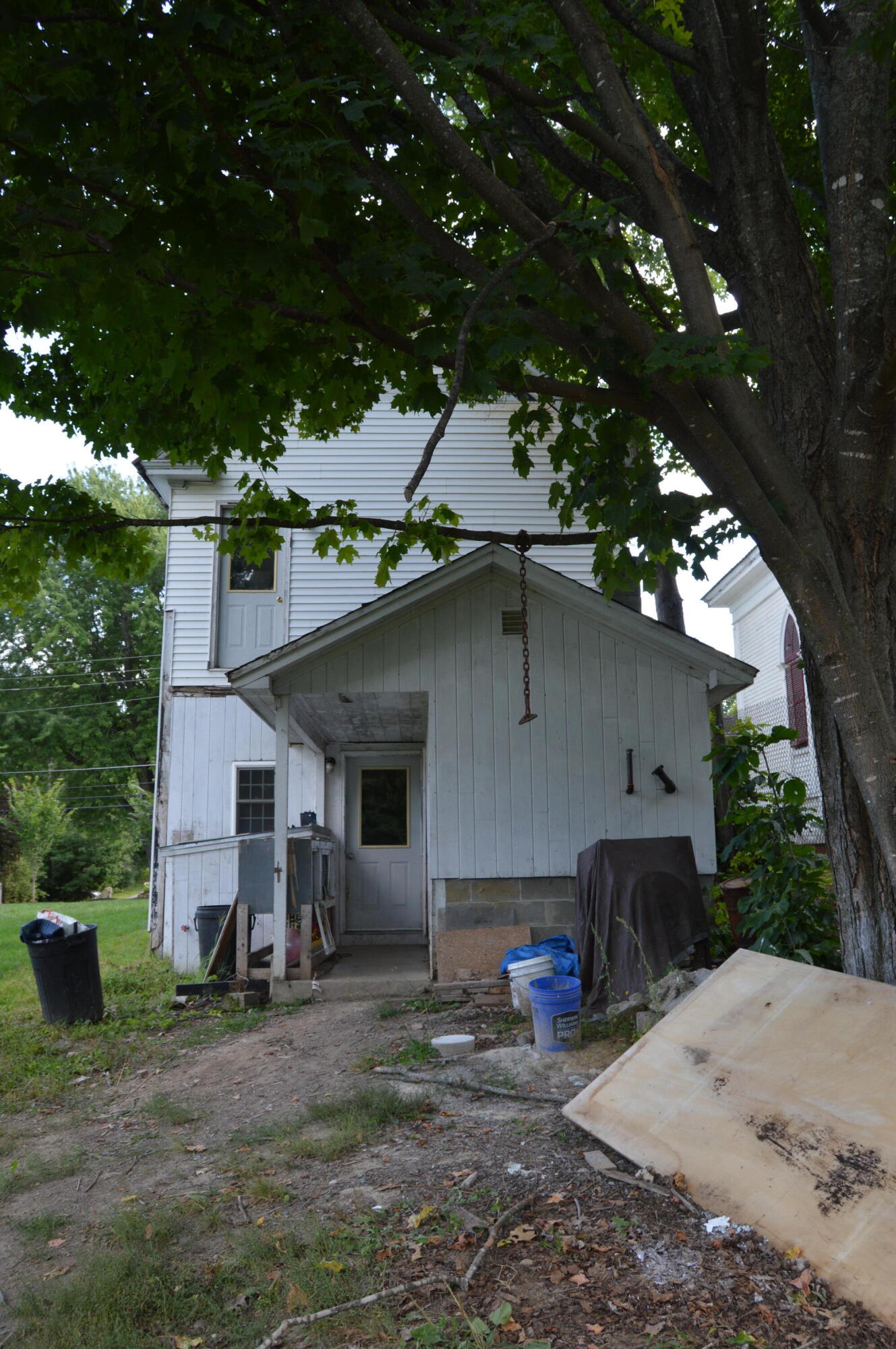 main property photo 10