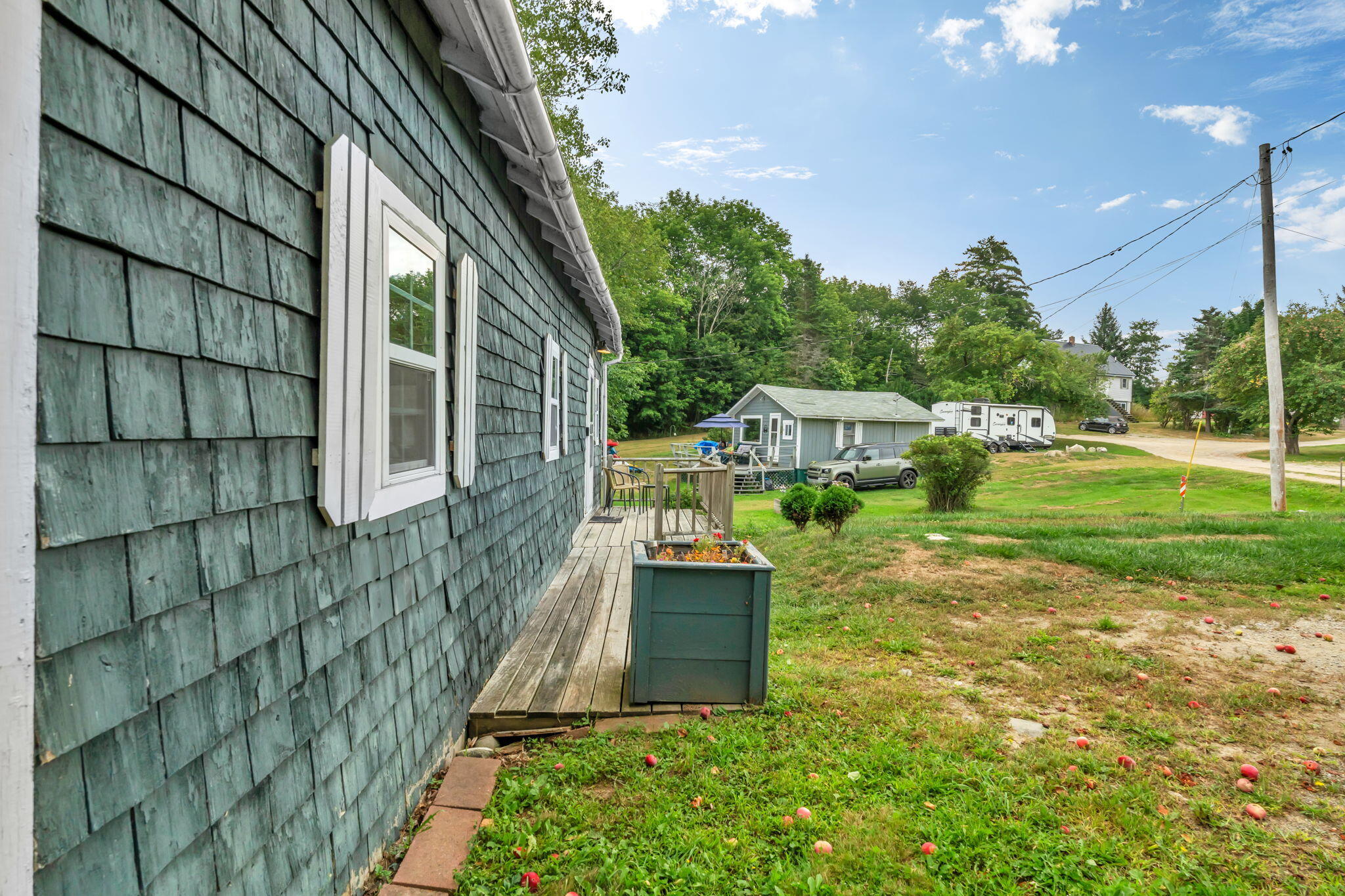 main property photo 40