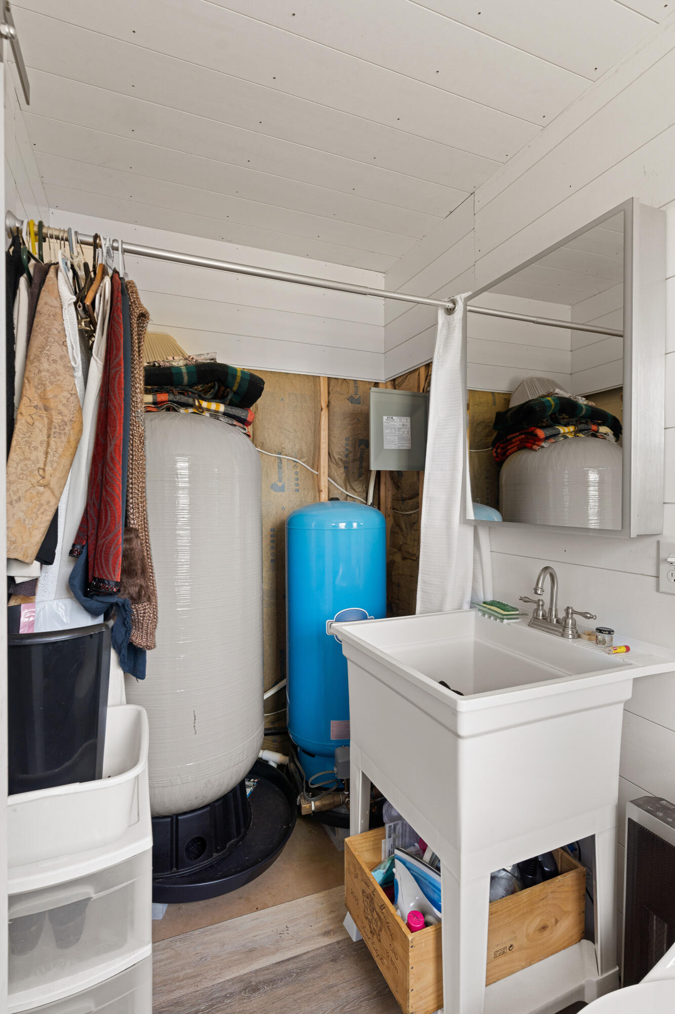 main property photo 78