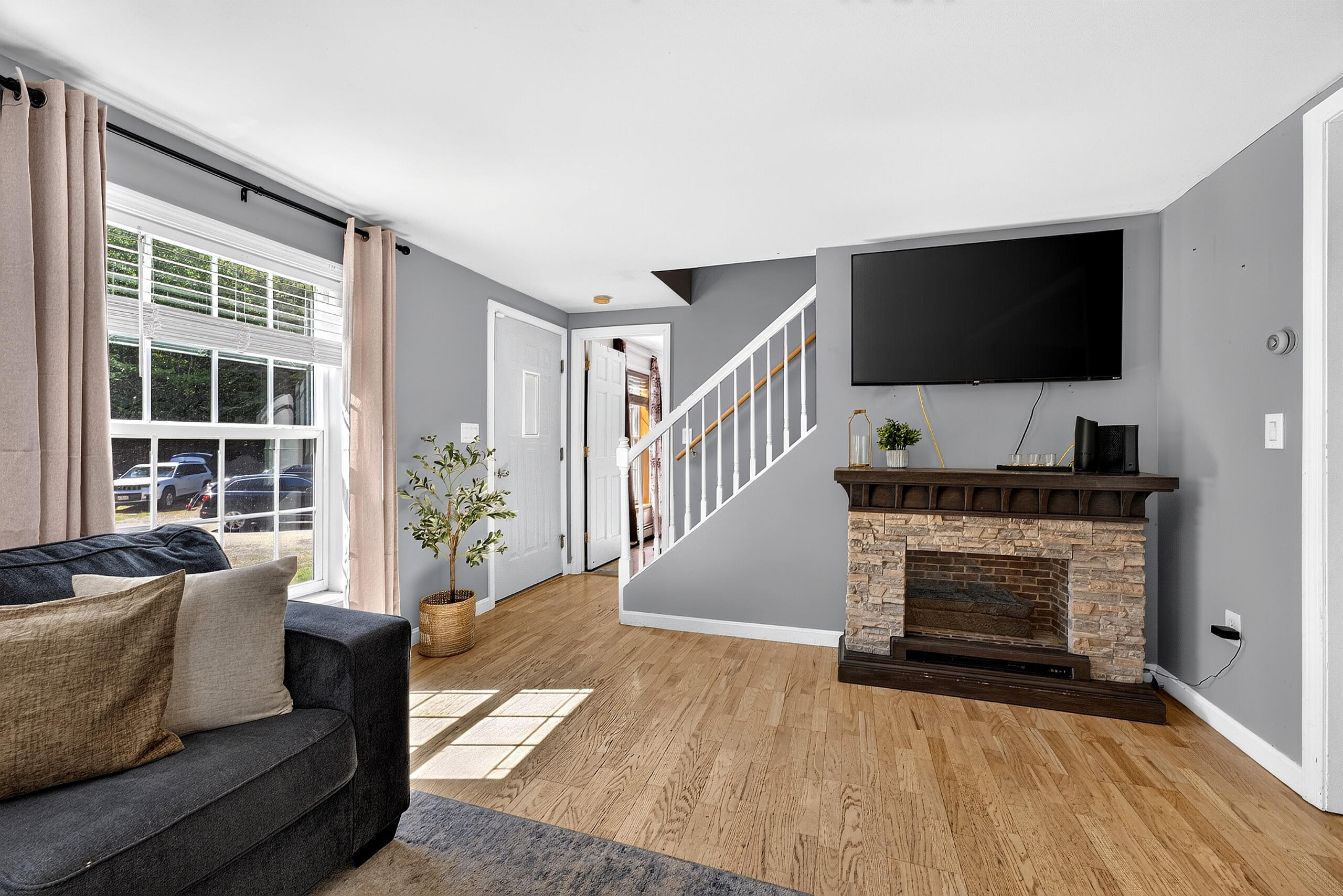 main property photo 74