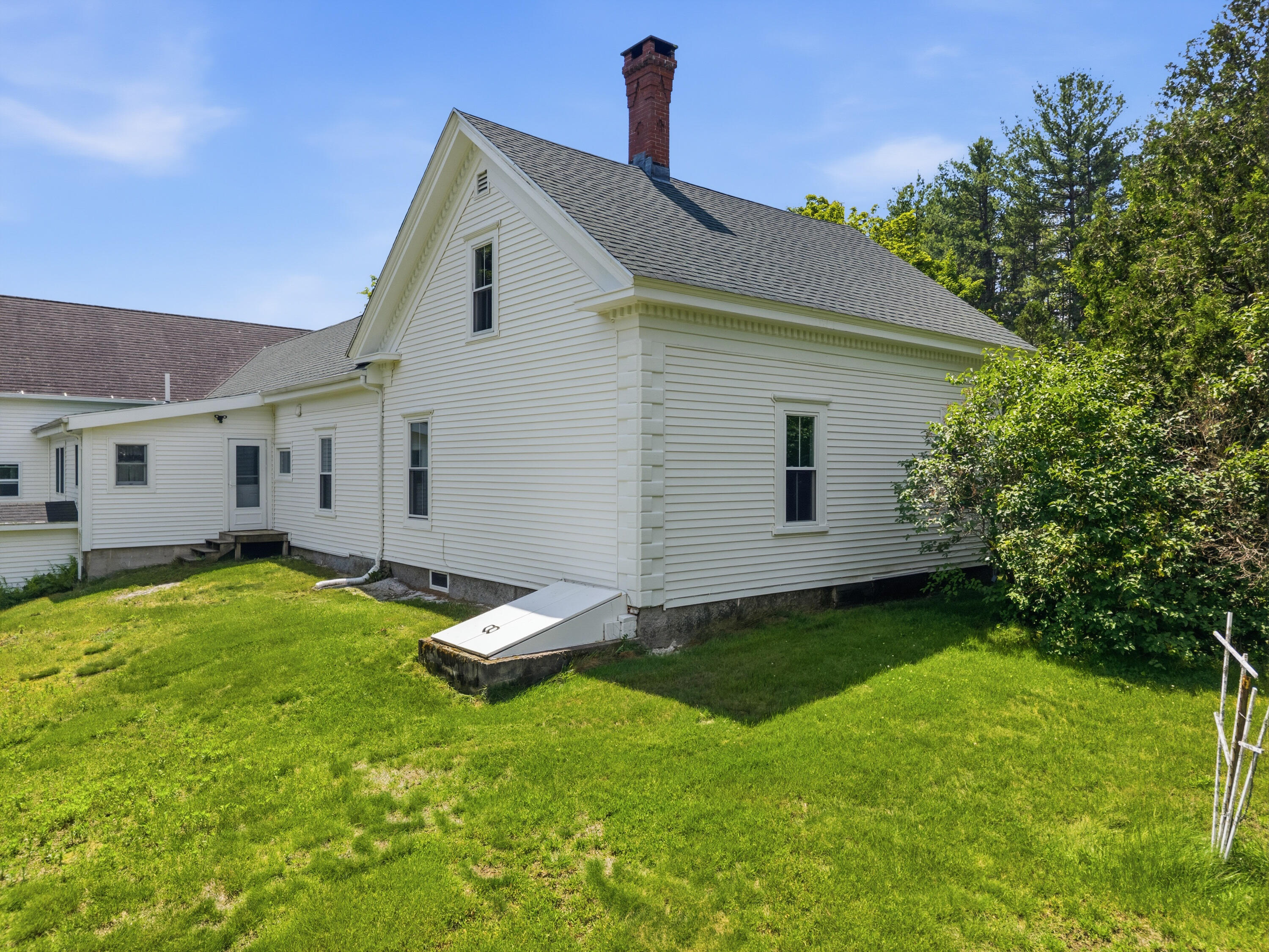 main property photo 49