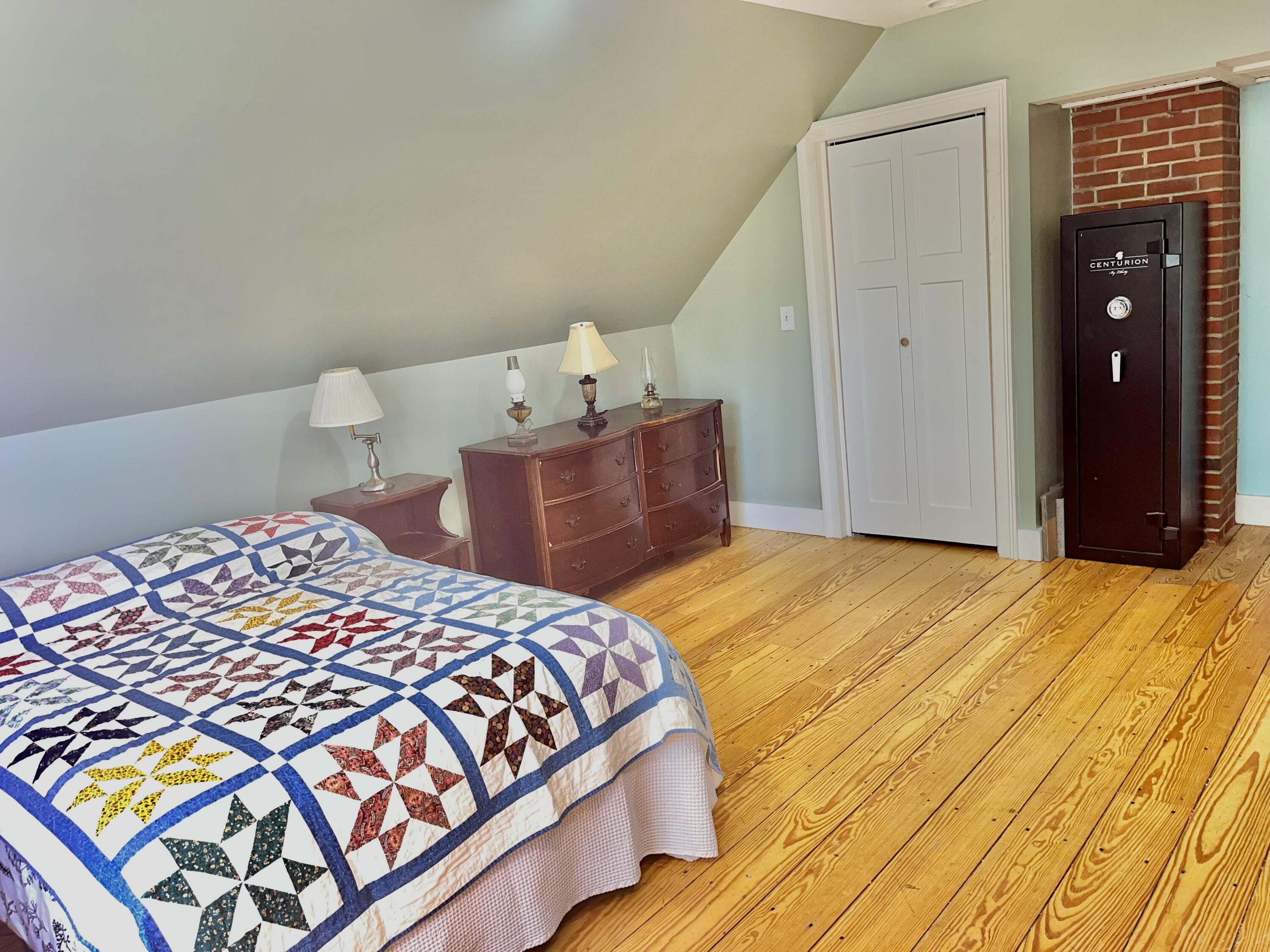 main property photo 74