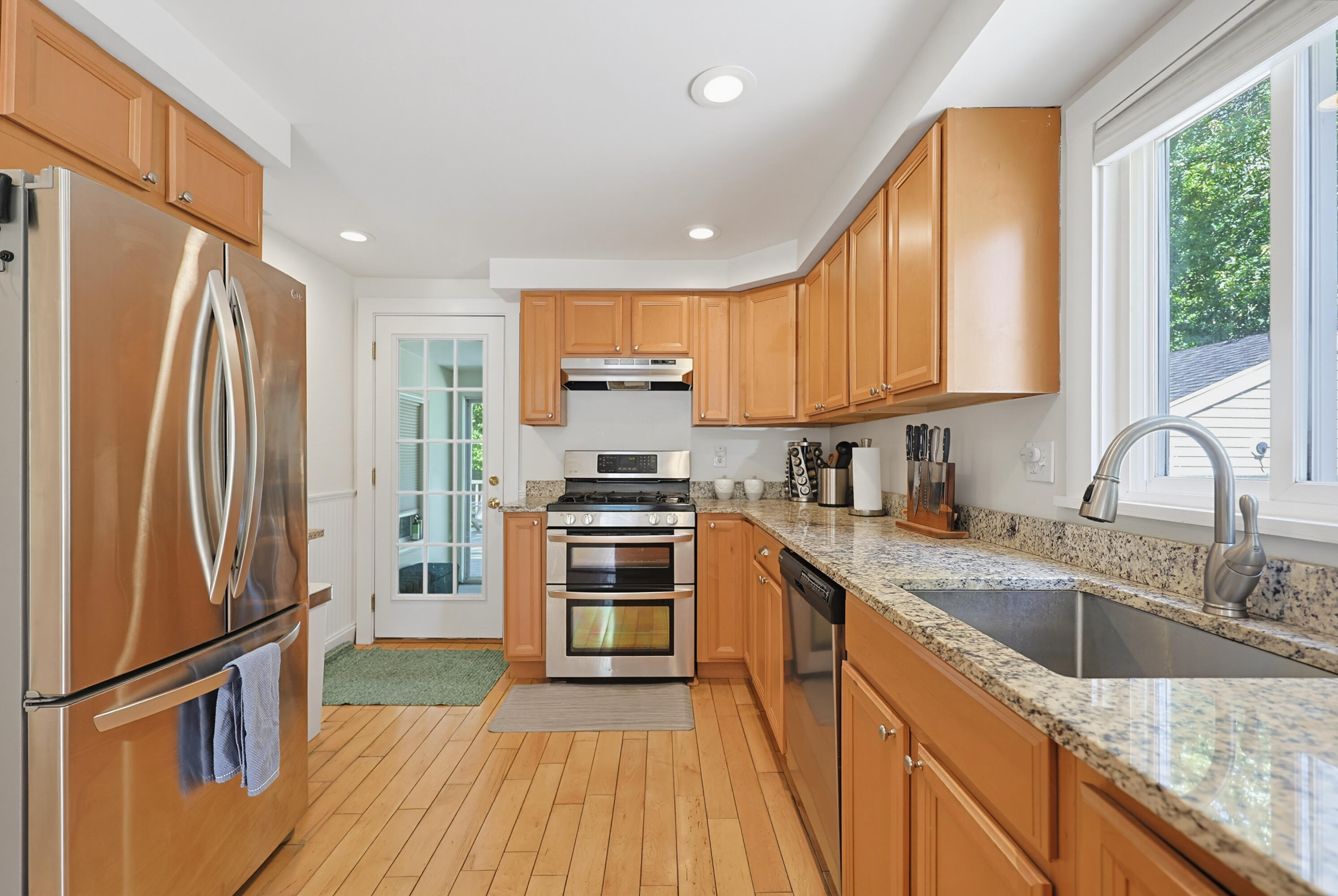 main property photo 9