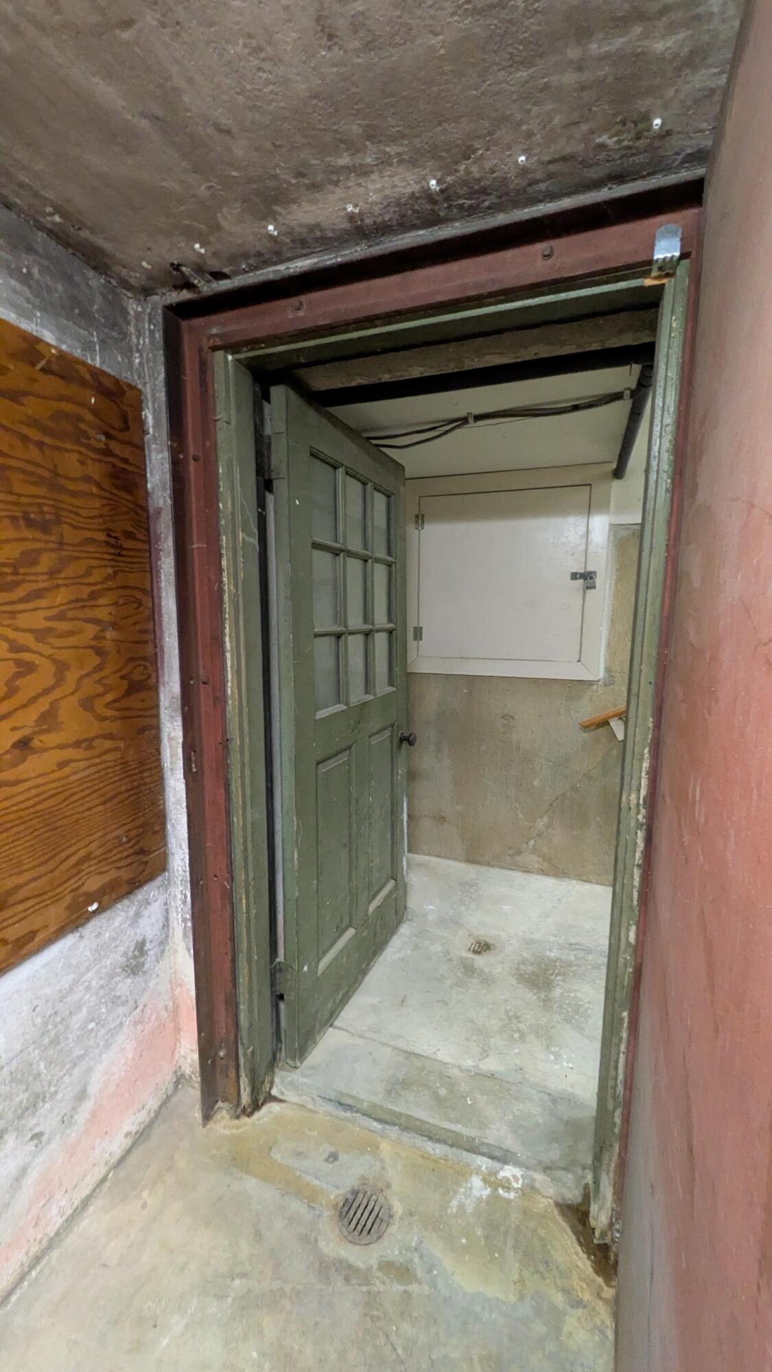 main property photo 31