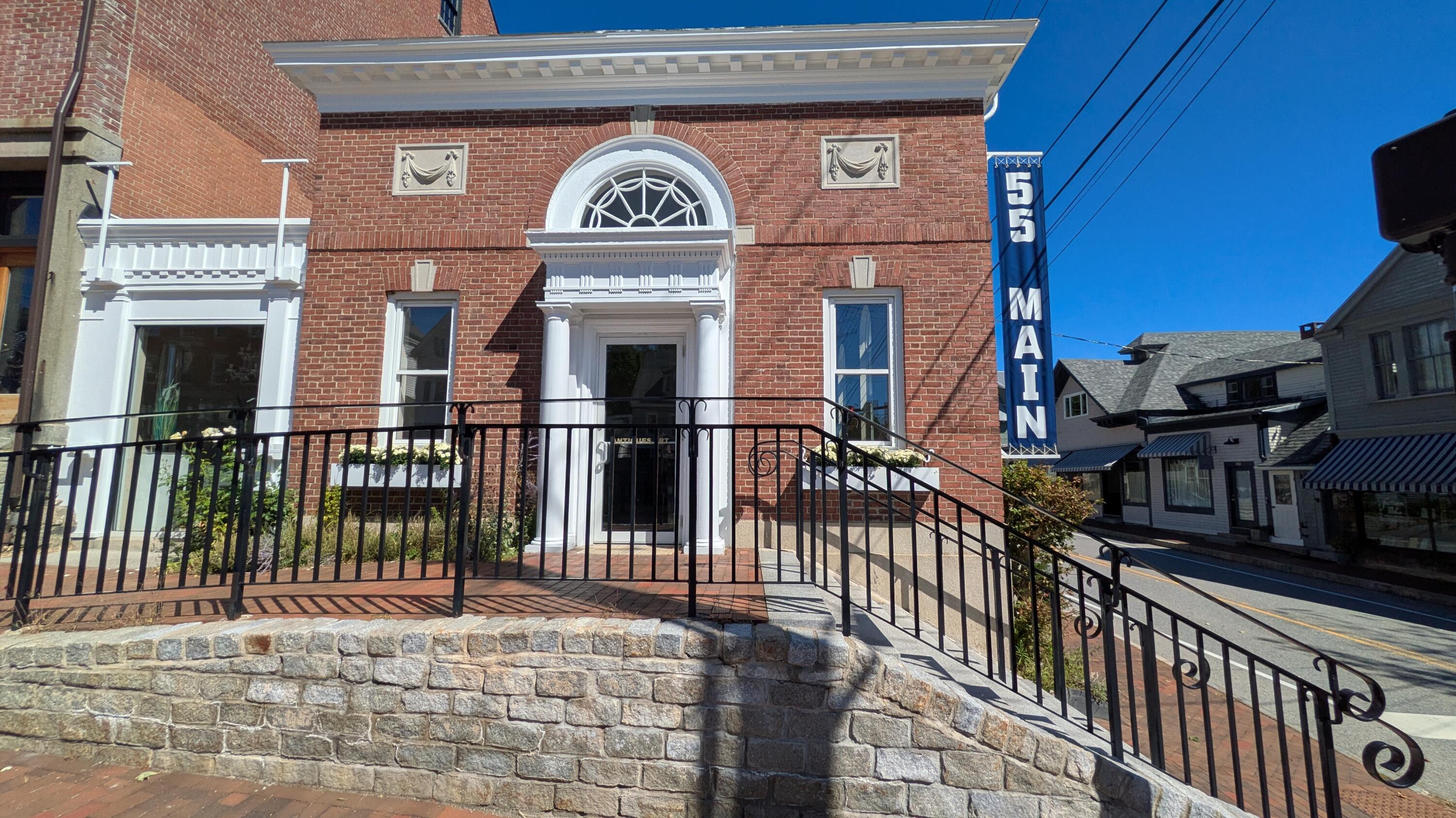 main property photo 41