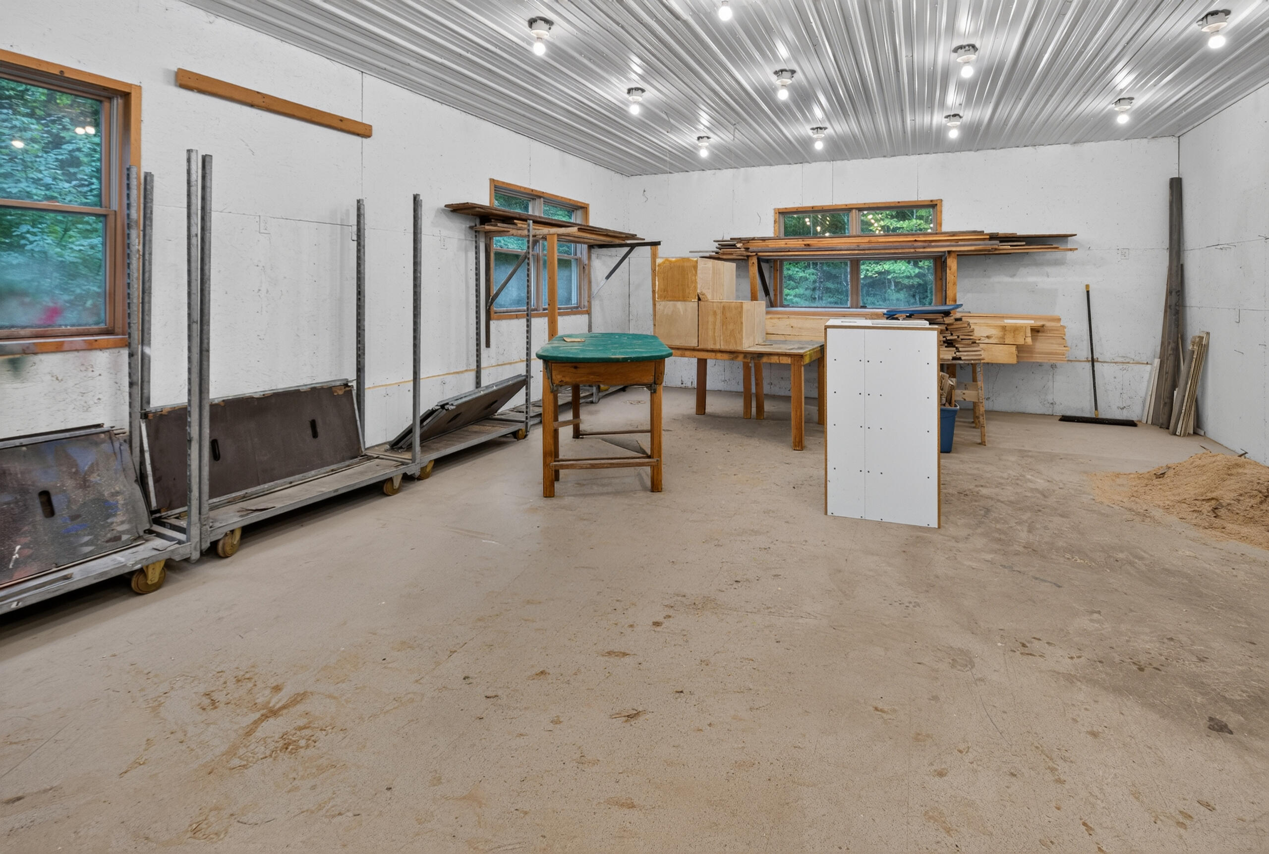 main property photo 45