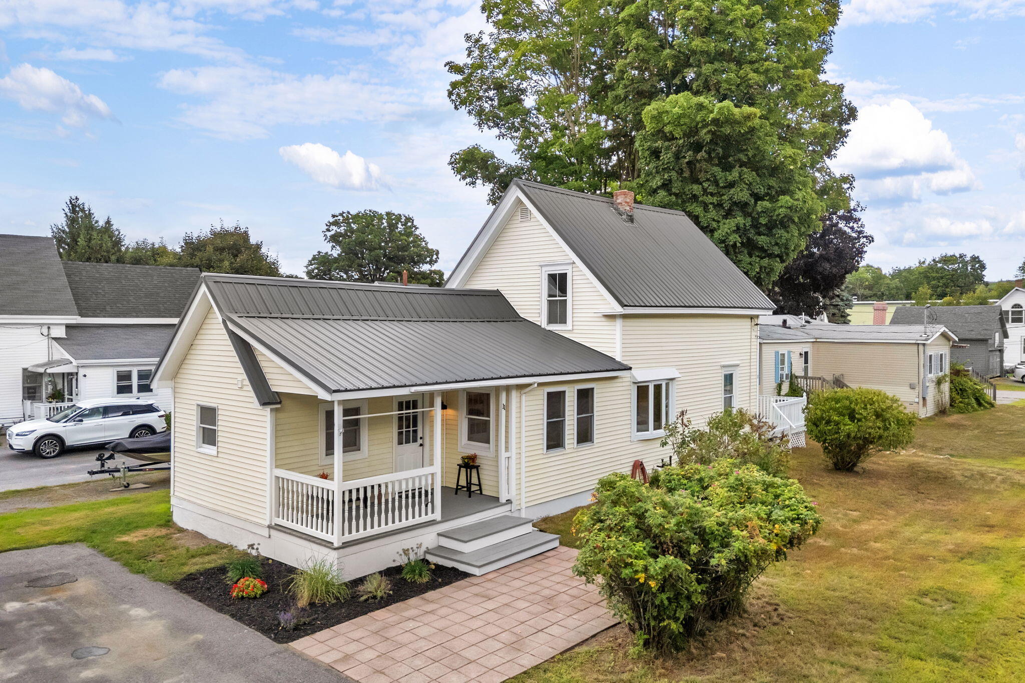 main property photo 13