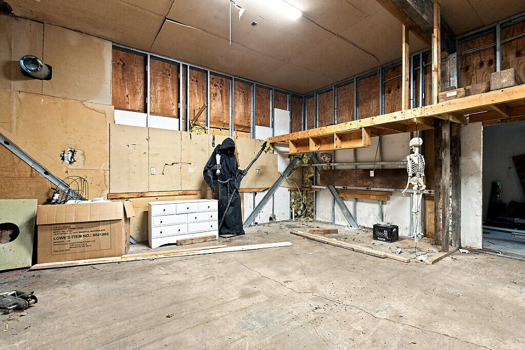 main property photo 64