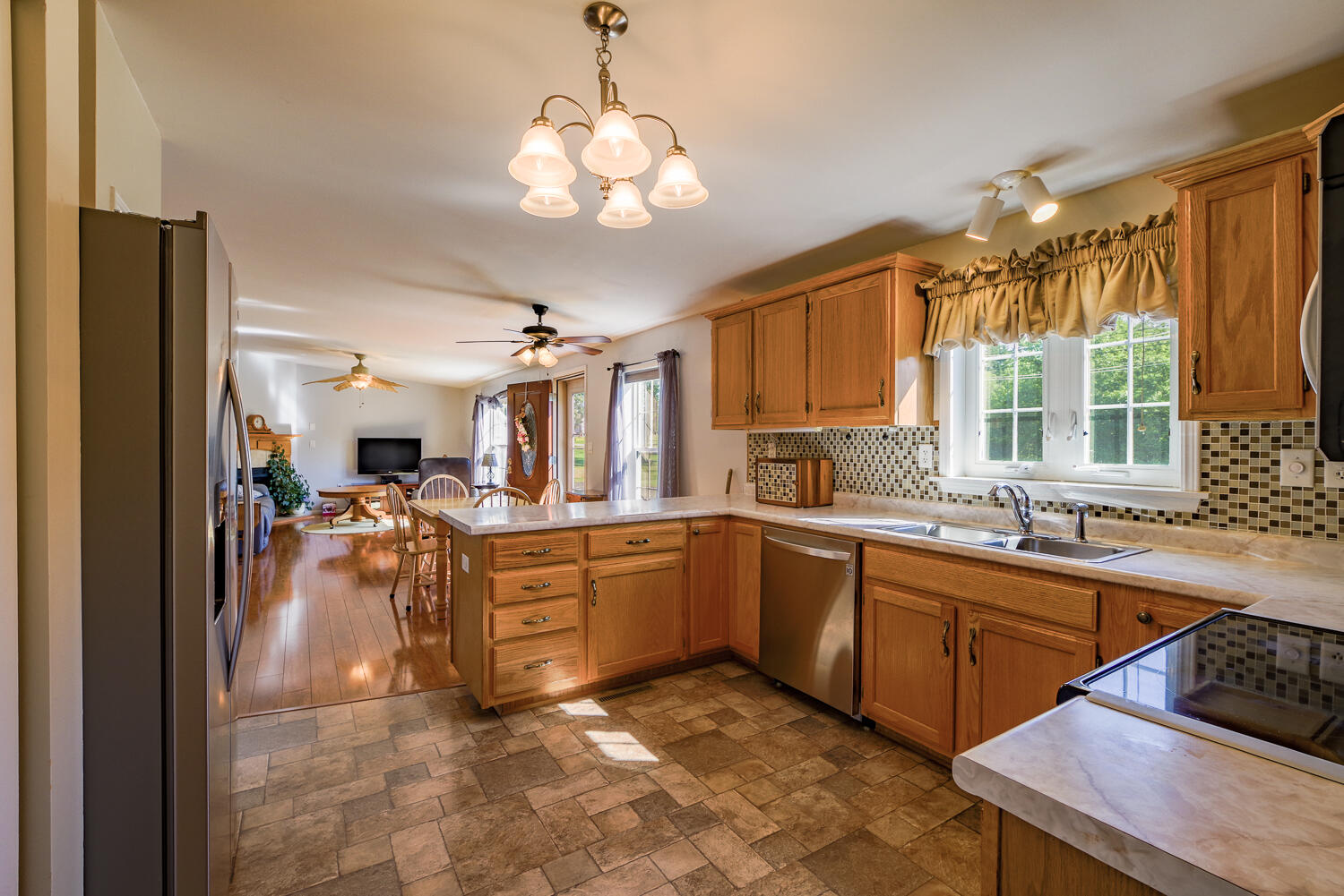 main property photo 19