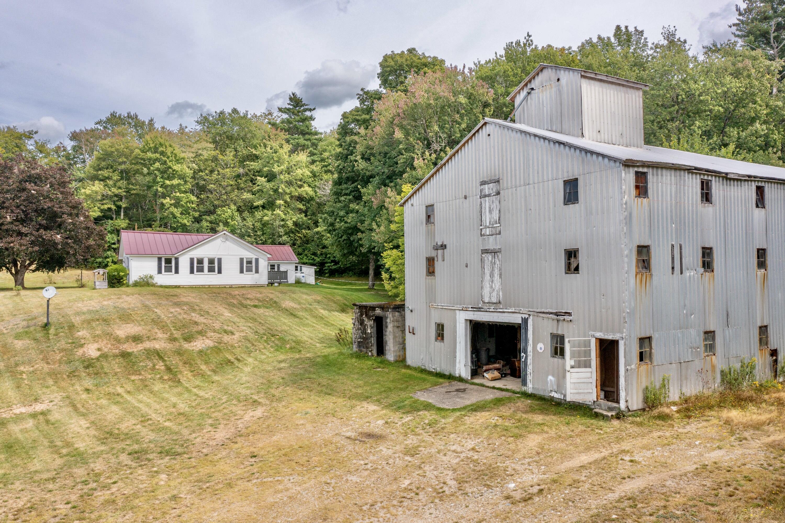 main property photo 36