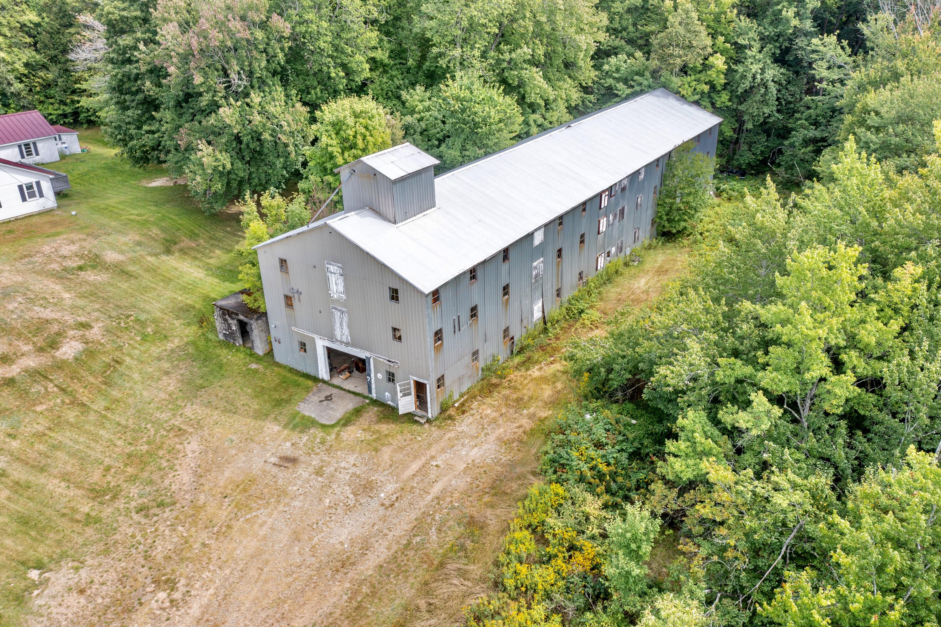main property photo 46