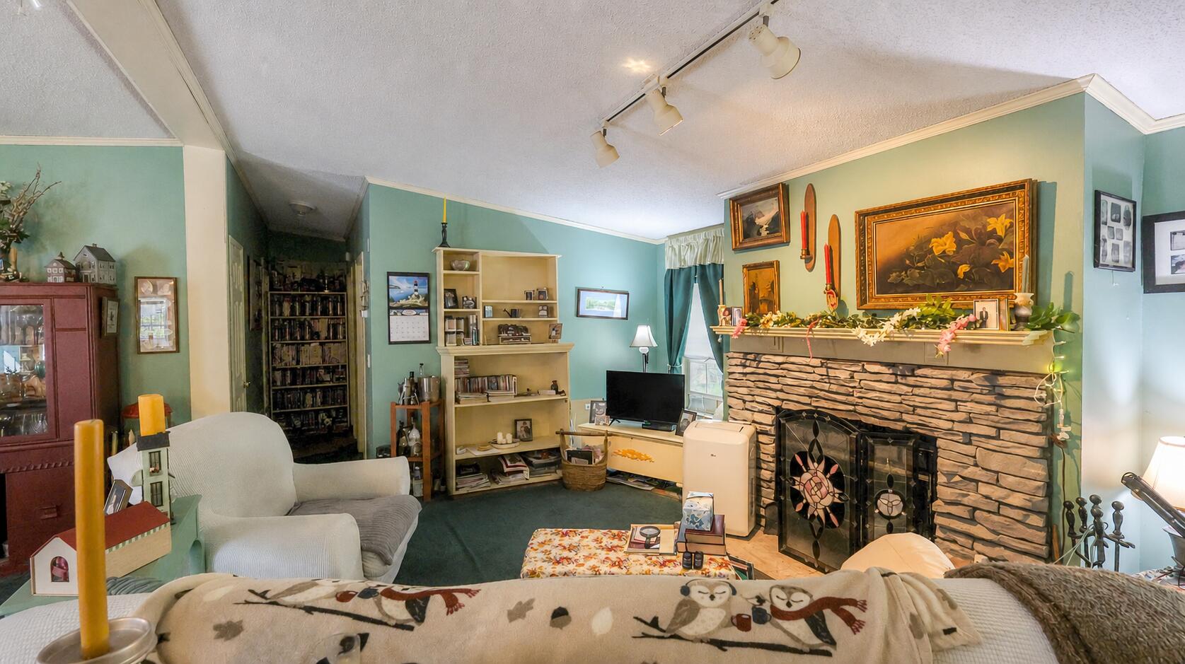 main property photo 12