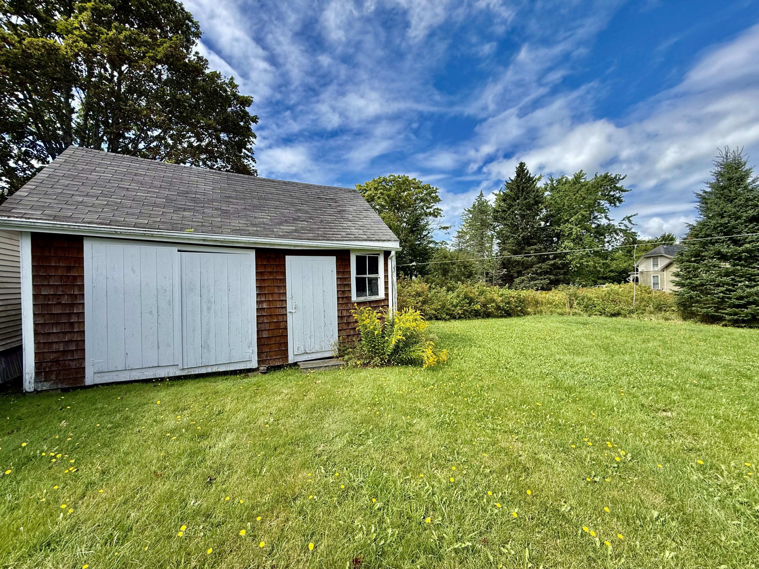 main property photo 37