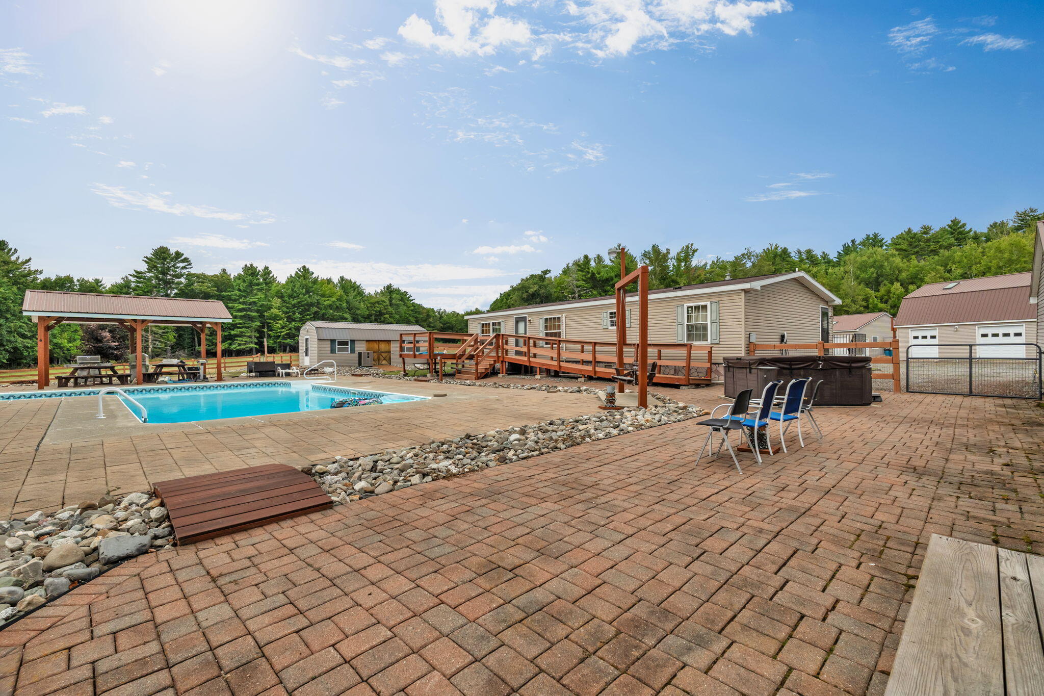 main property photo 21