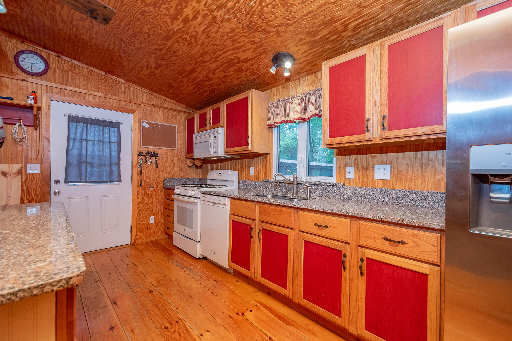 main property photo 7
