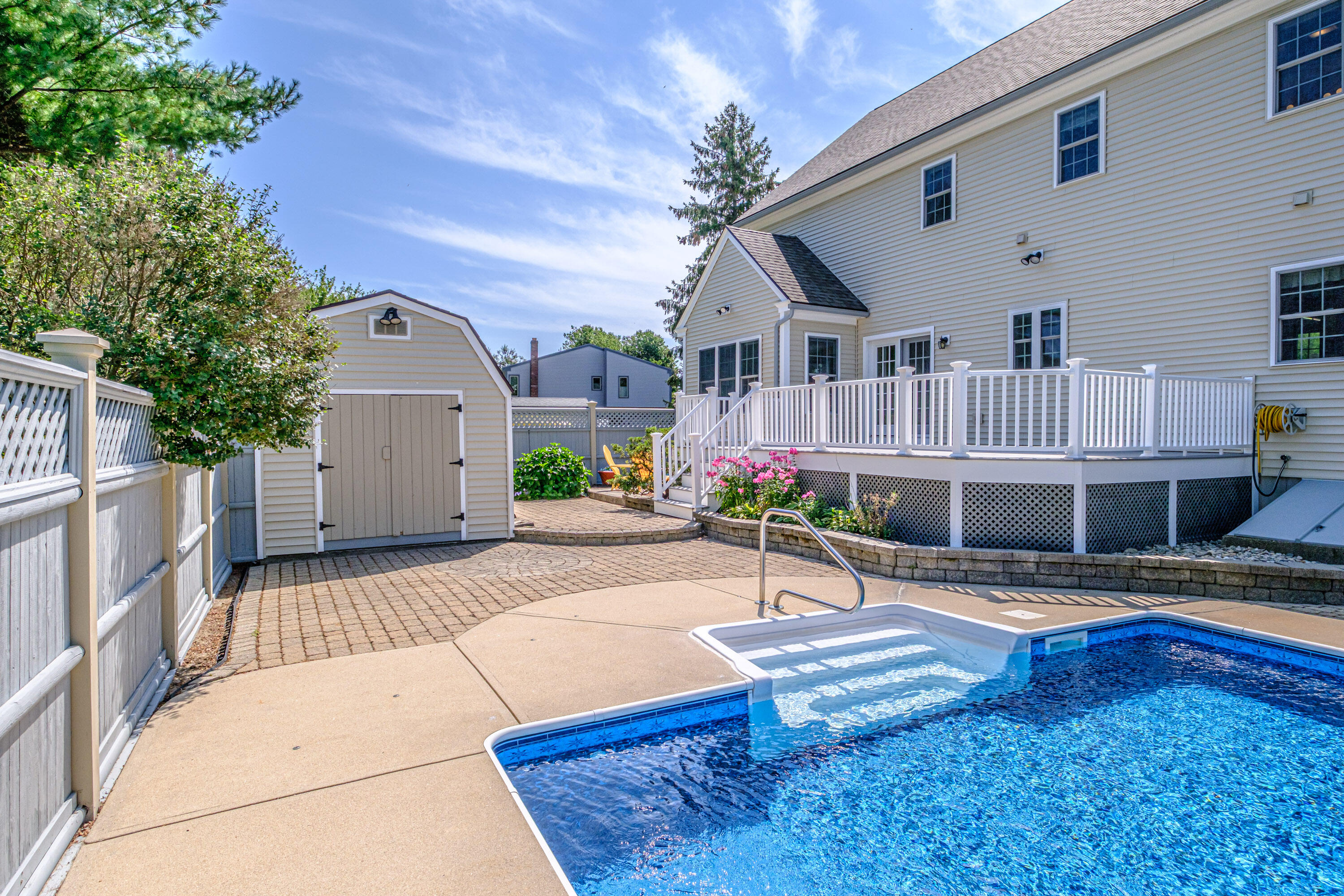 main property photo 45