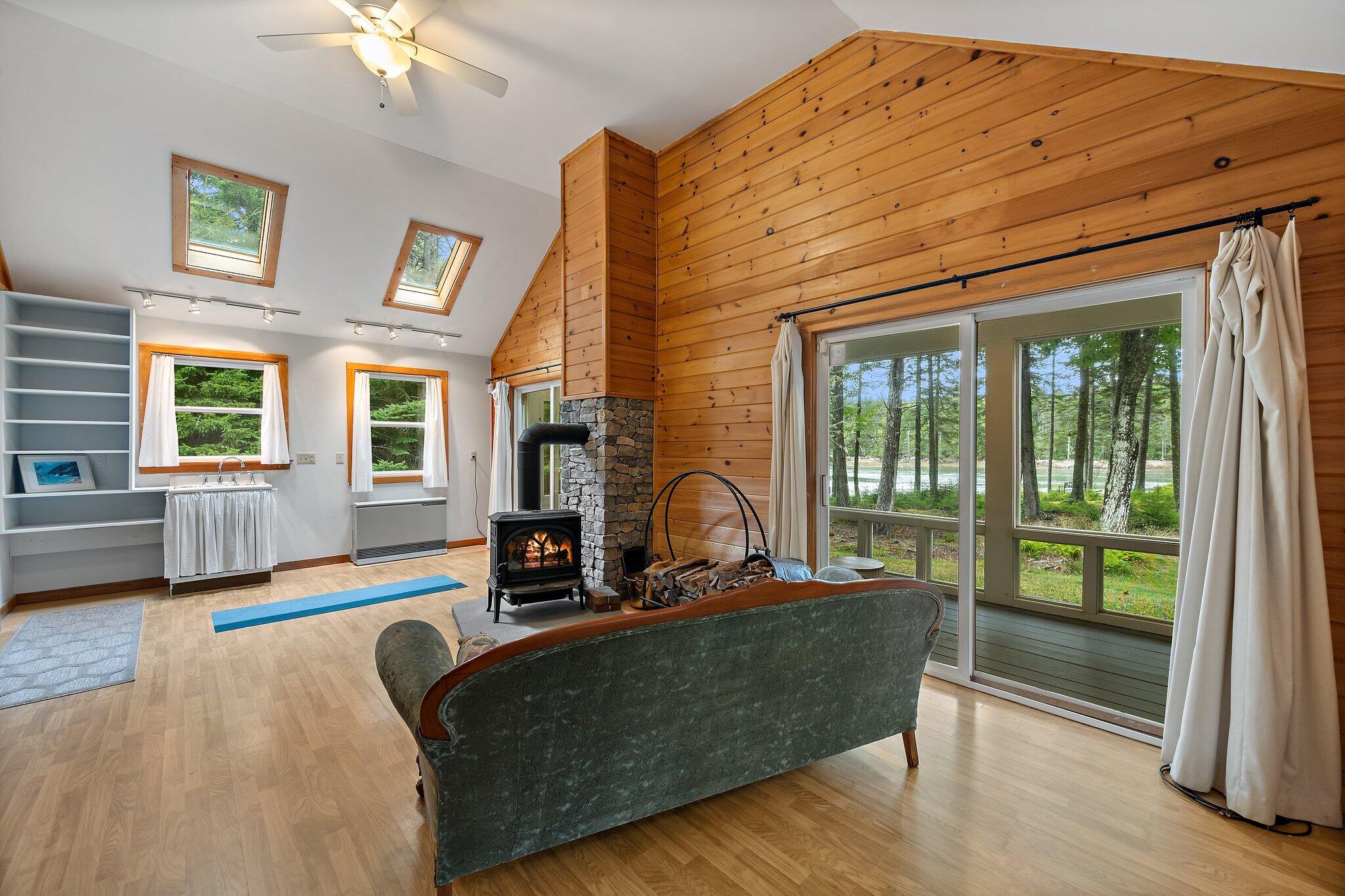main property photo 40