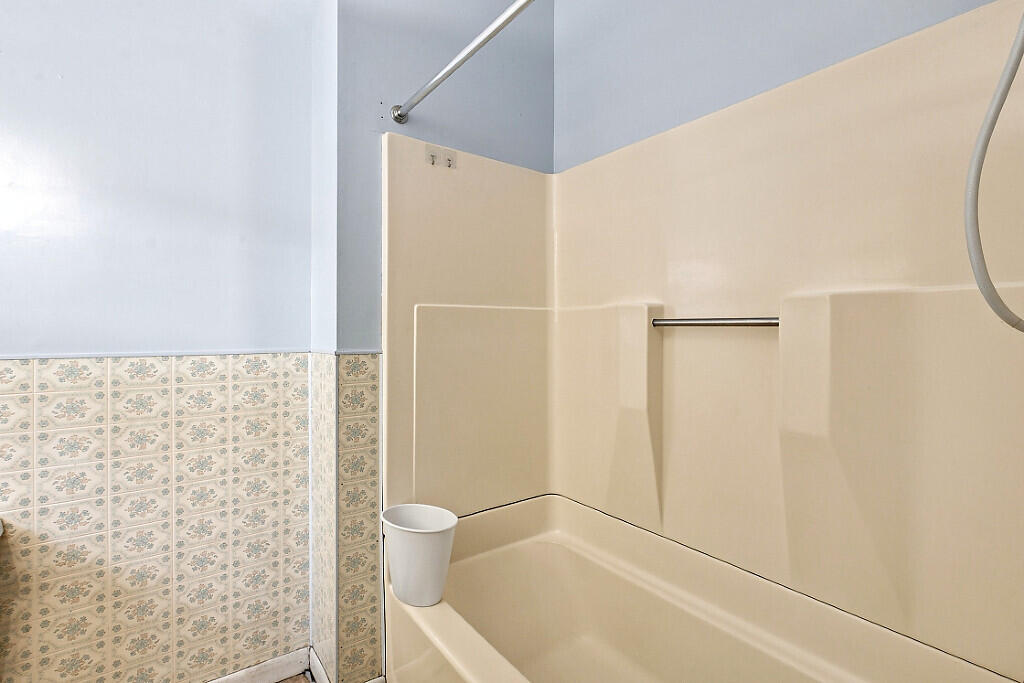 main property photo 76