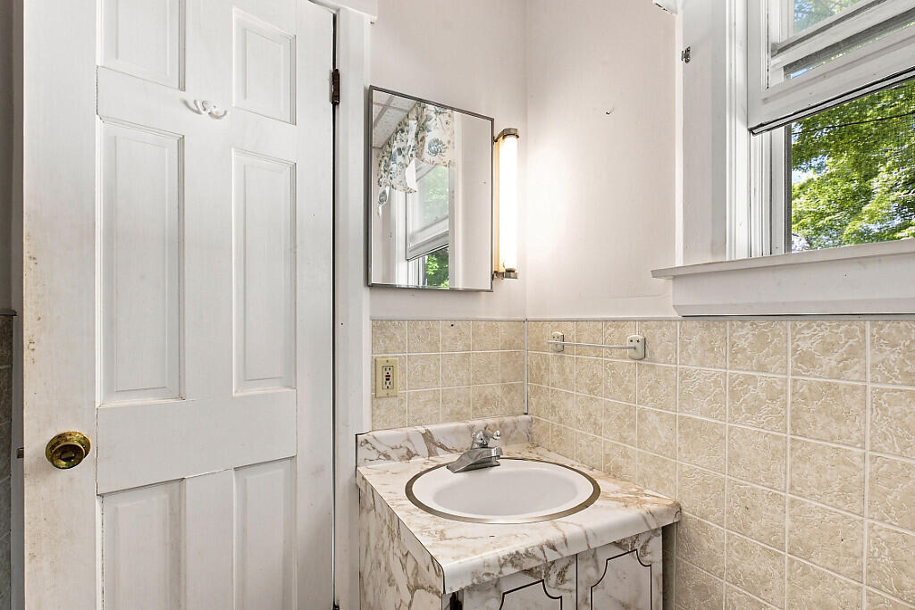 main property photo 85