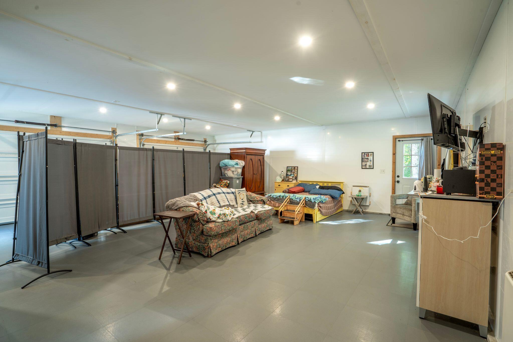 main property photo 70