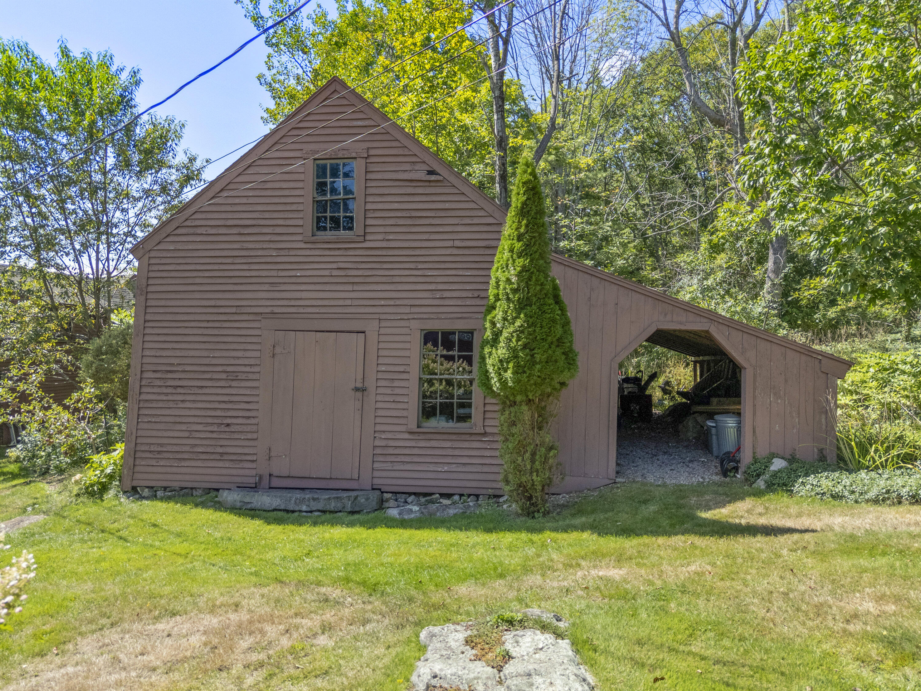 main property photo 8