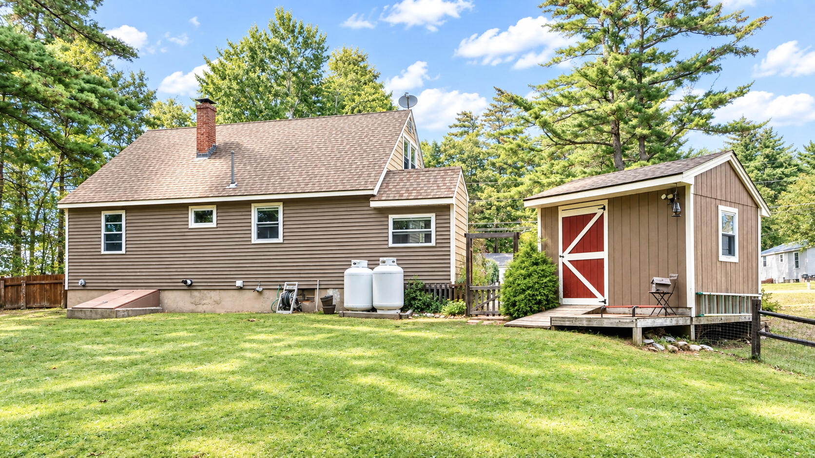 main property photo 18