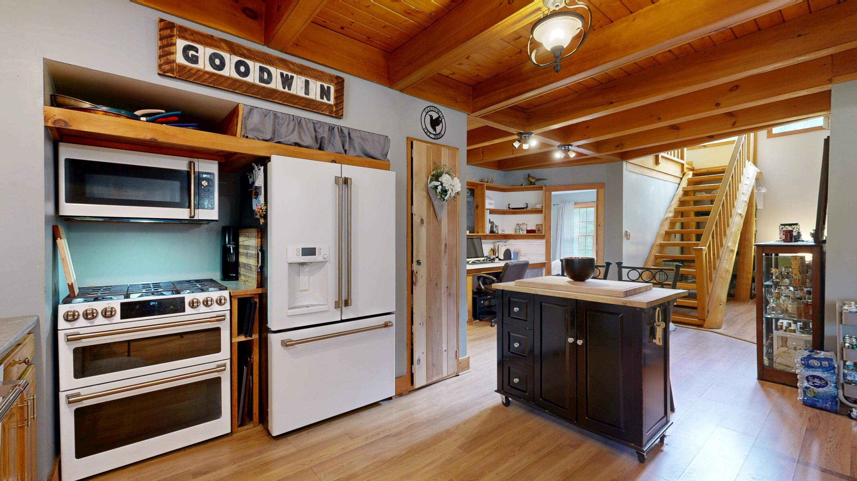 main property photo 14