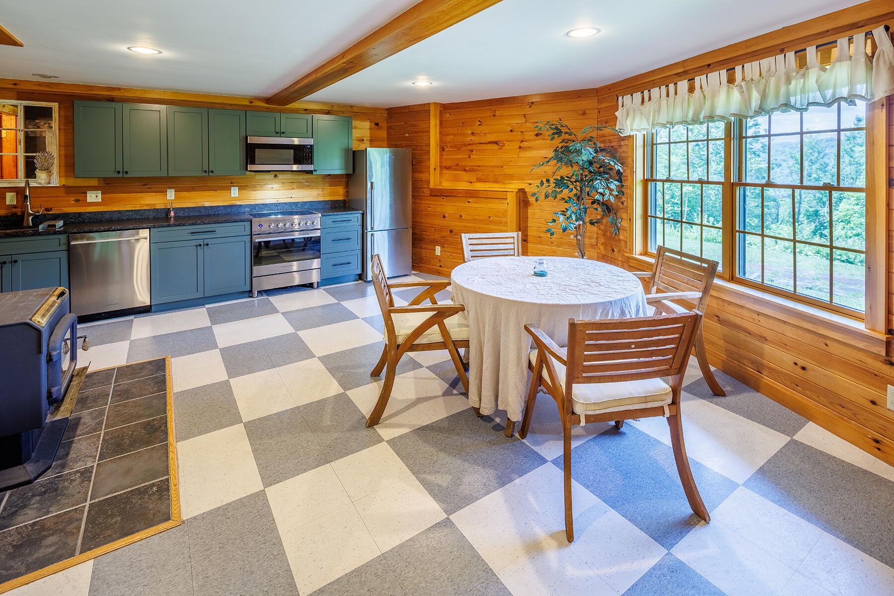 main property photo 25