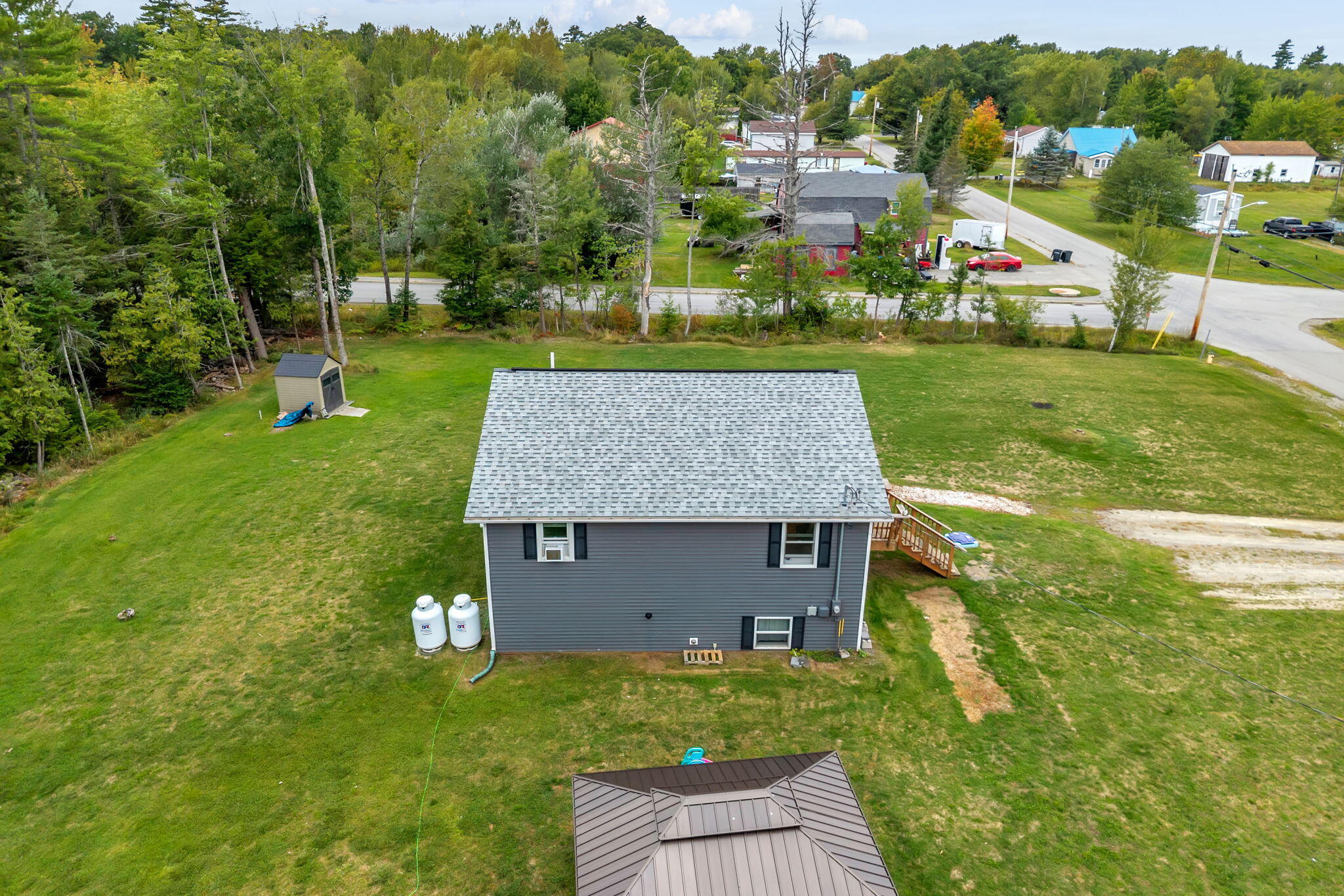 main property photo 40
