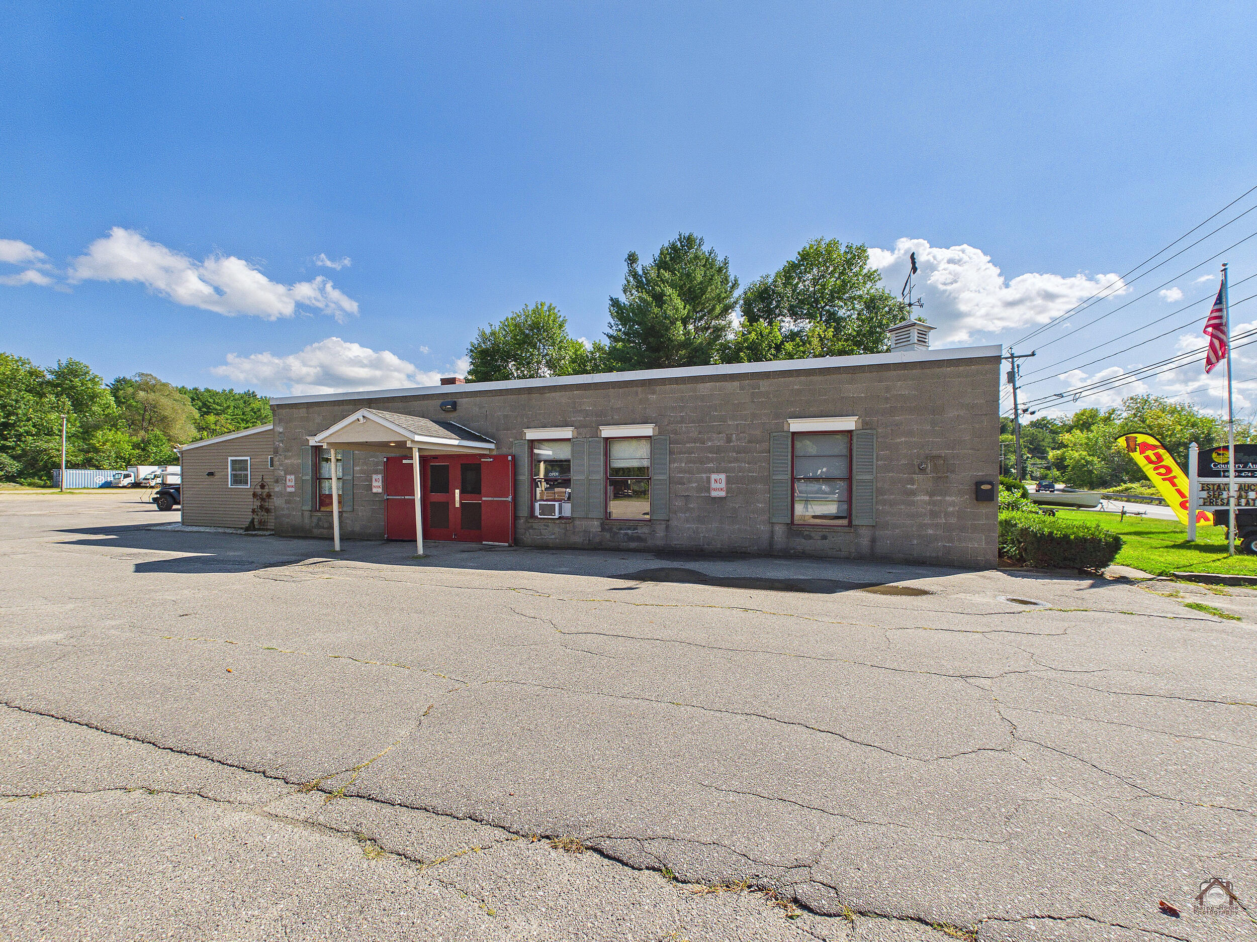 main property photo 37