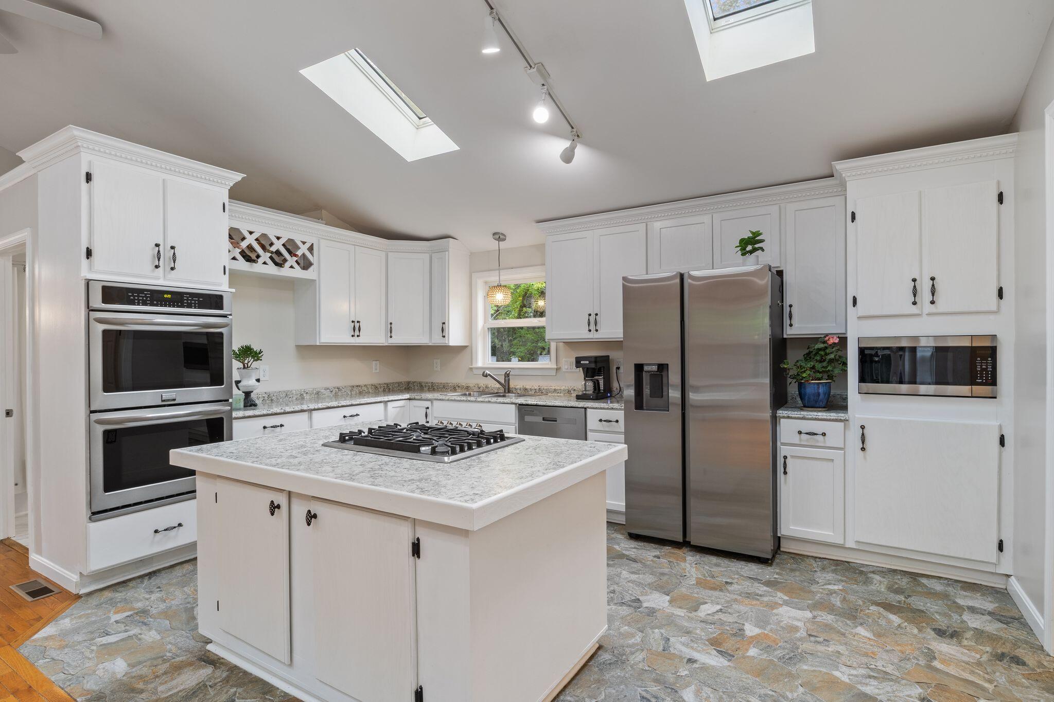 main property photo 7