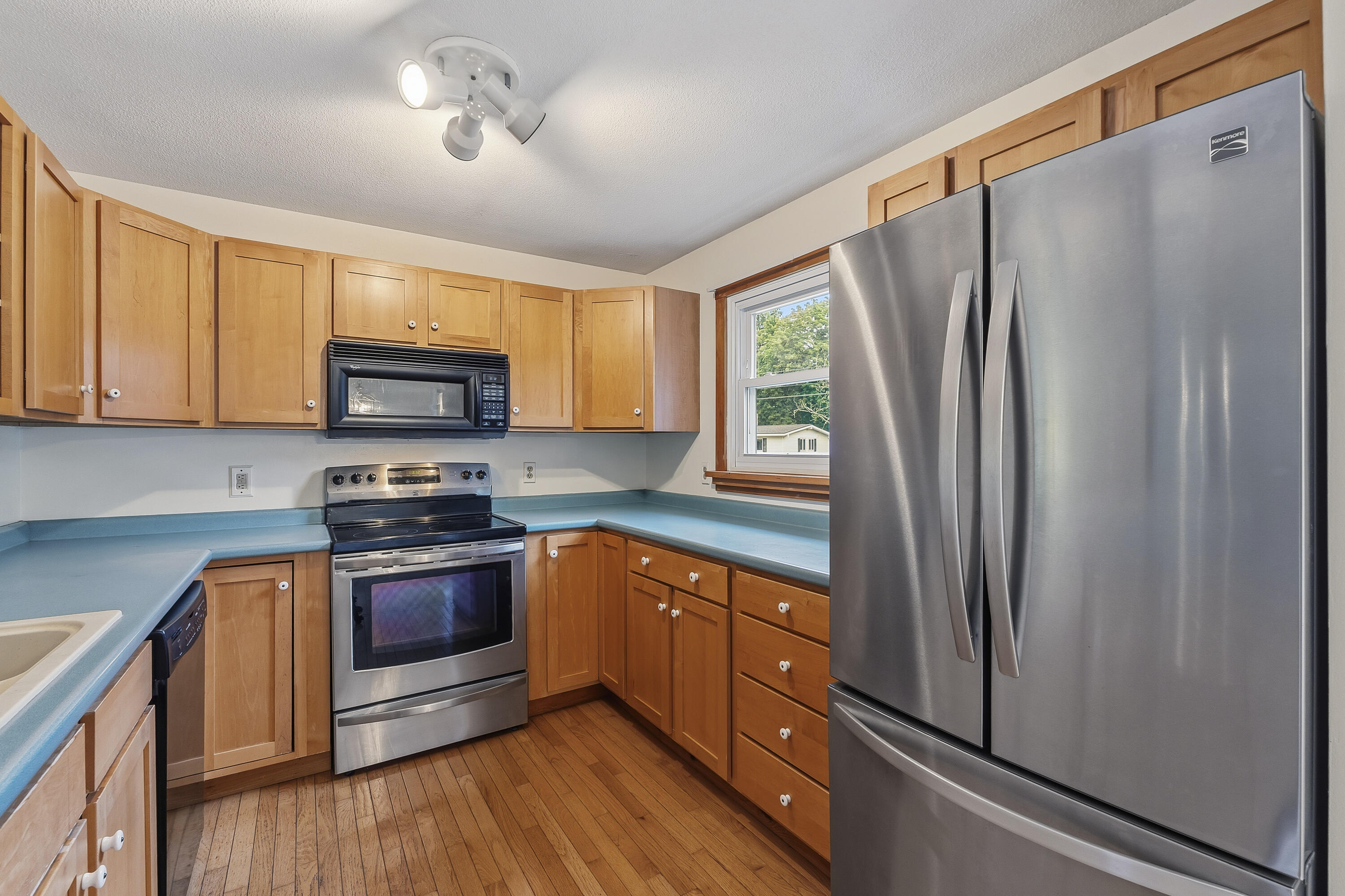 main property photo 11