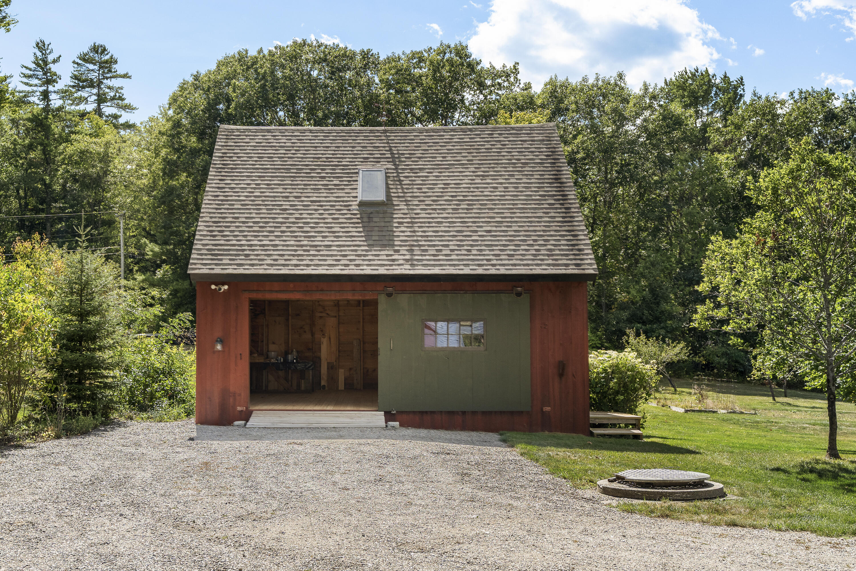 main property photo 40