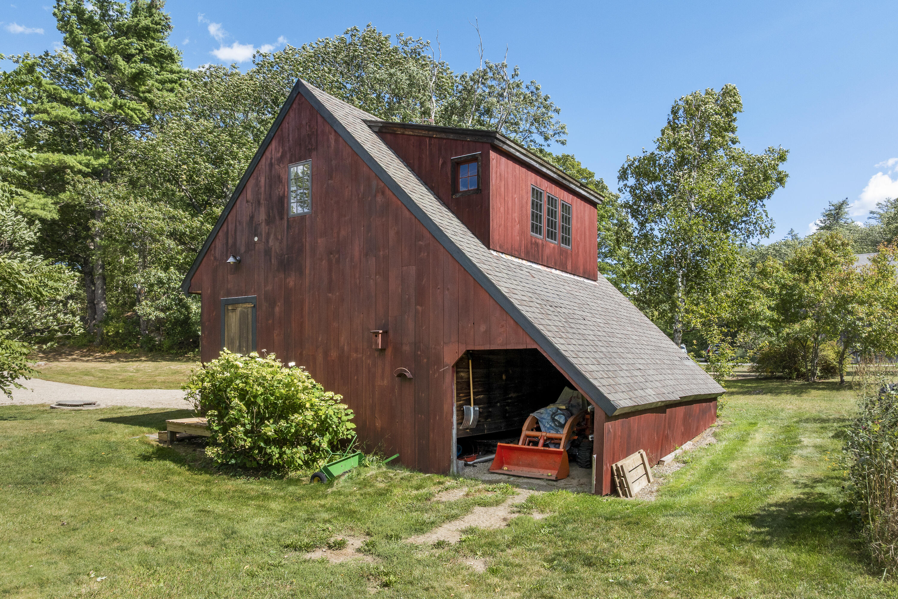 main property photo 41