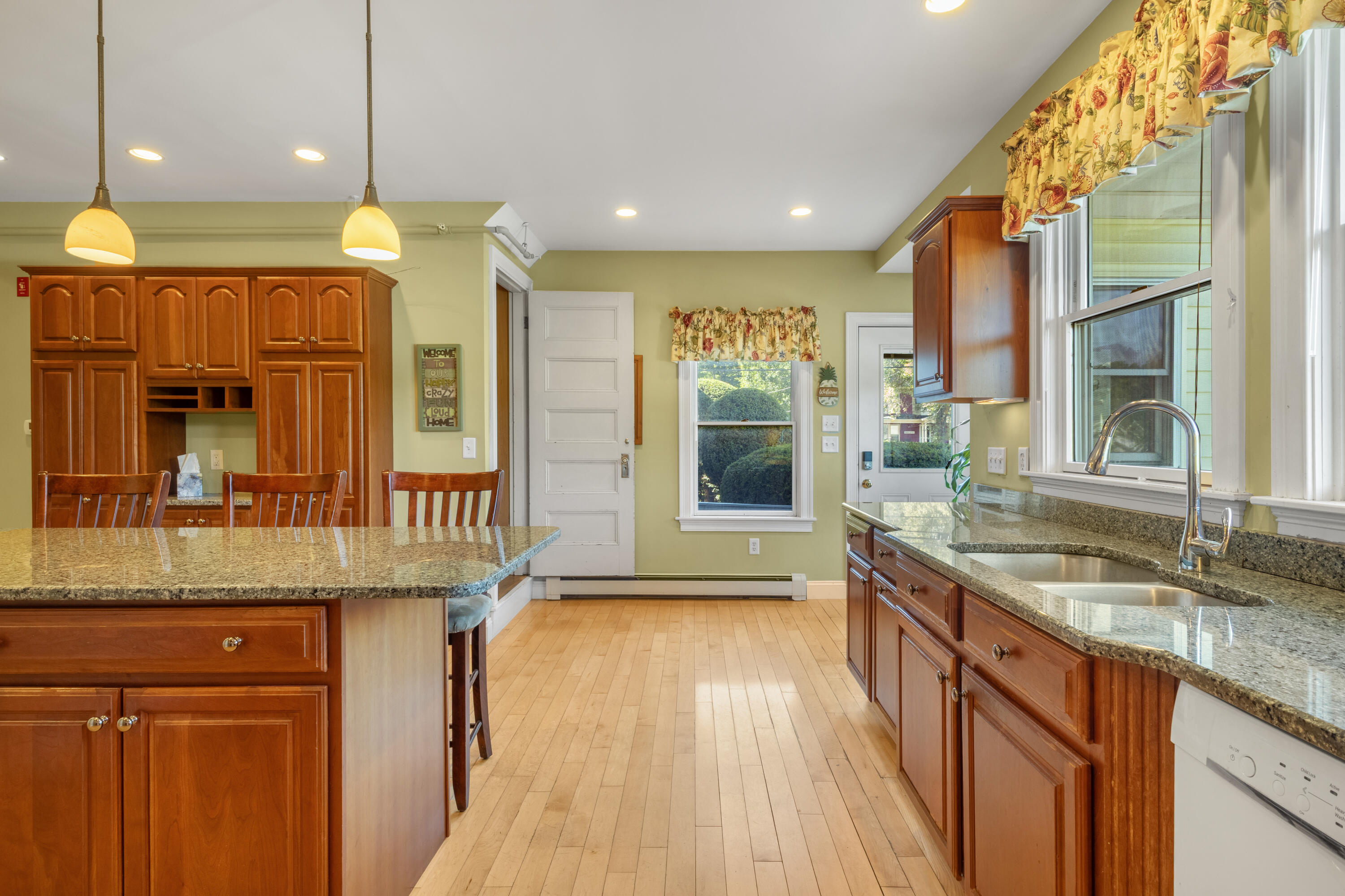 main property photo 17