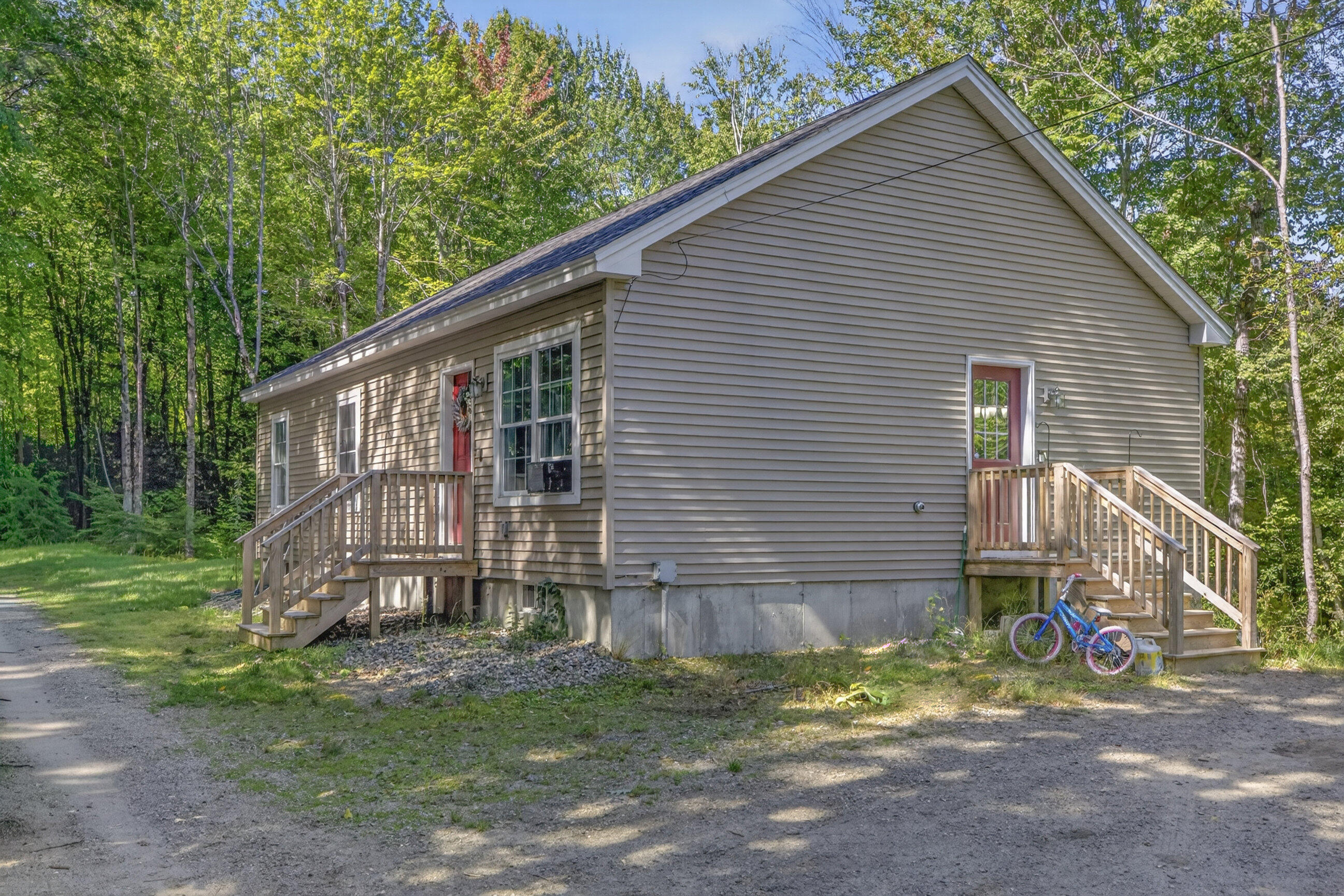 main property photo 28