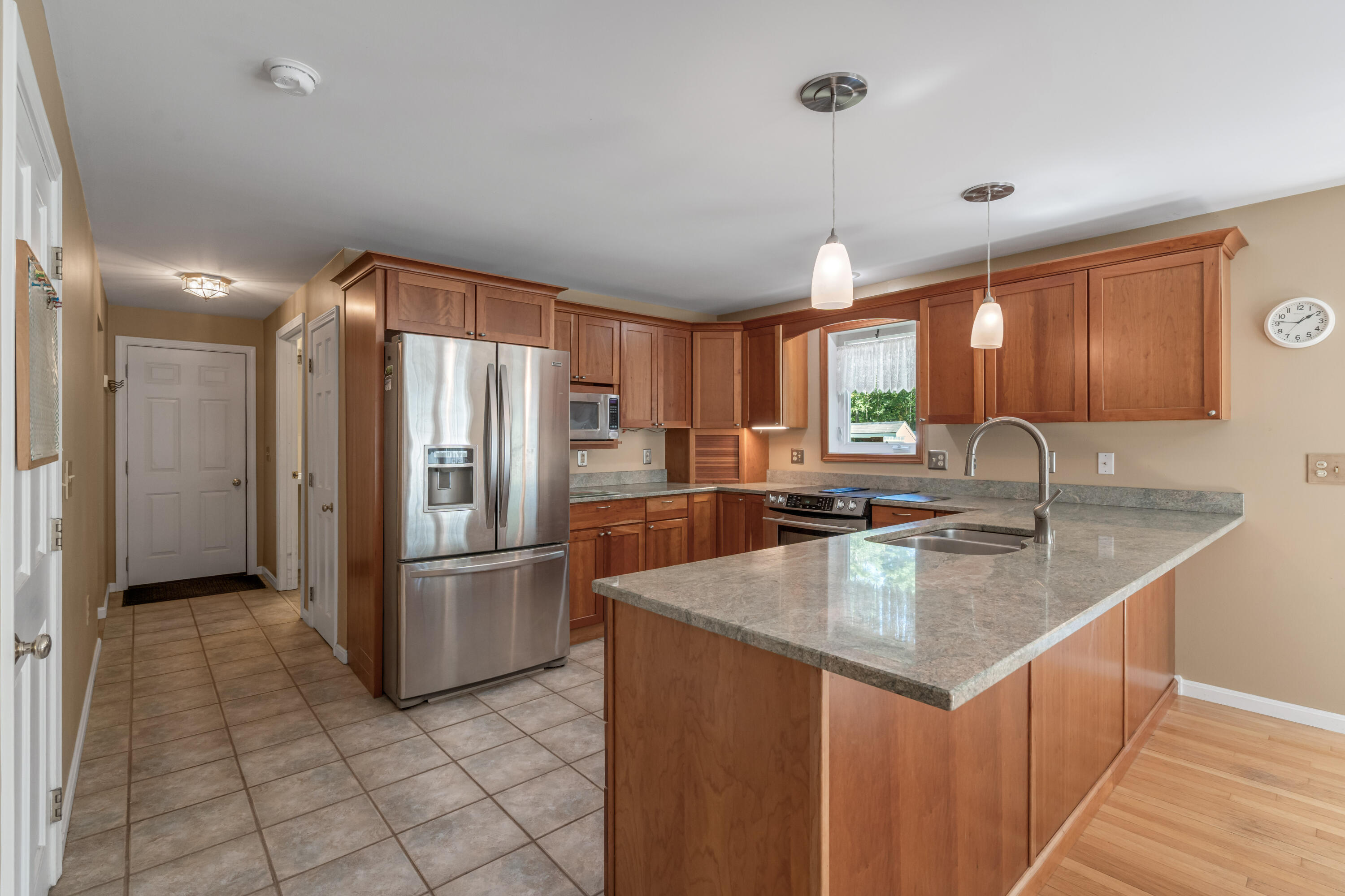 main property photo 11