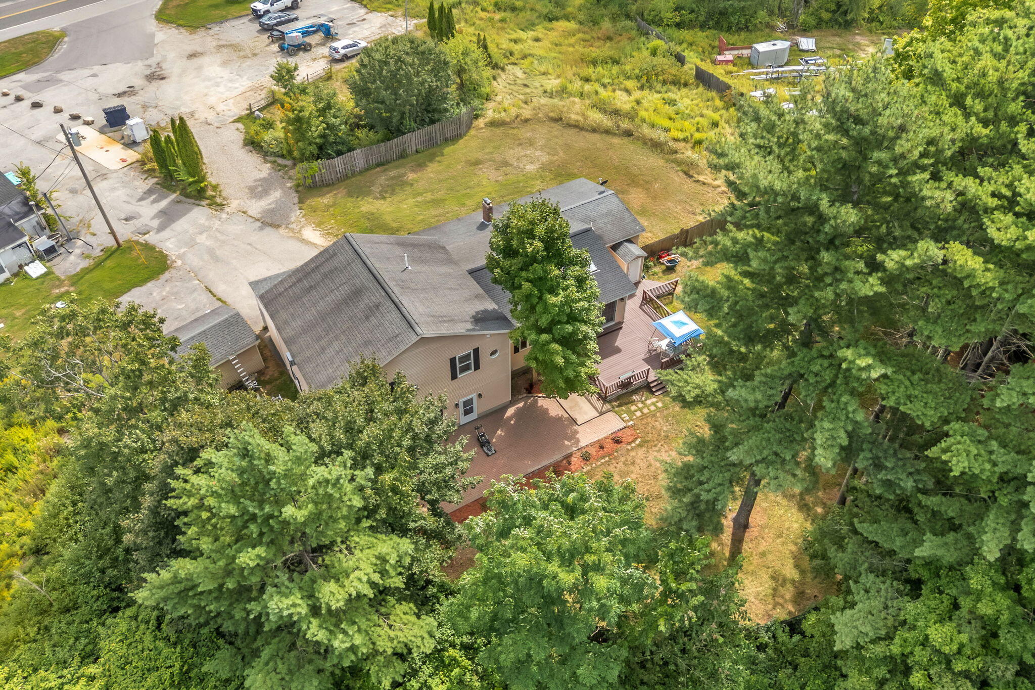 main property photo 11
