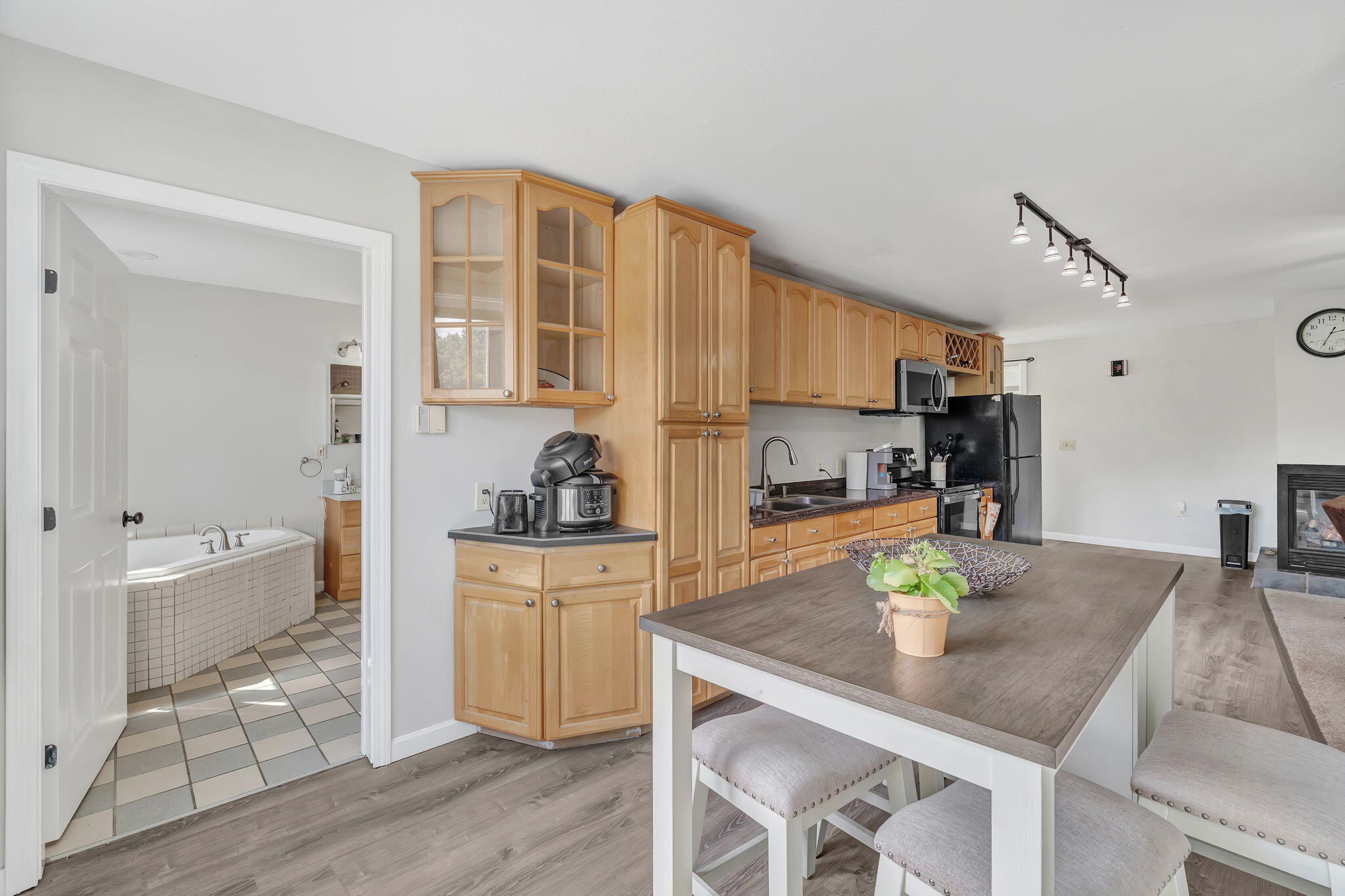 main property photo 54
