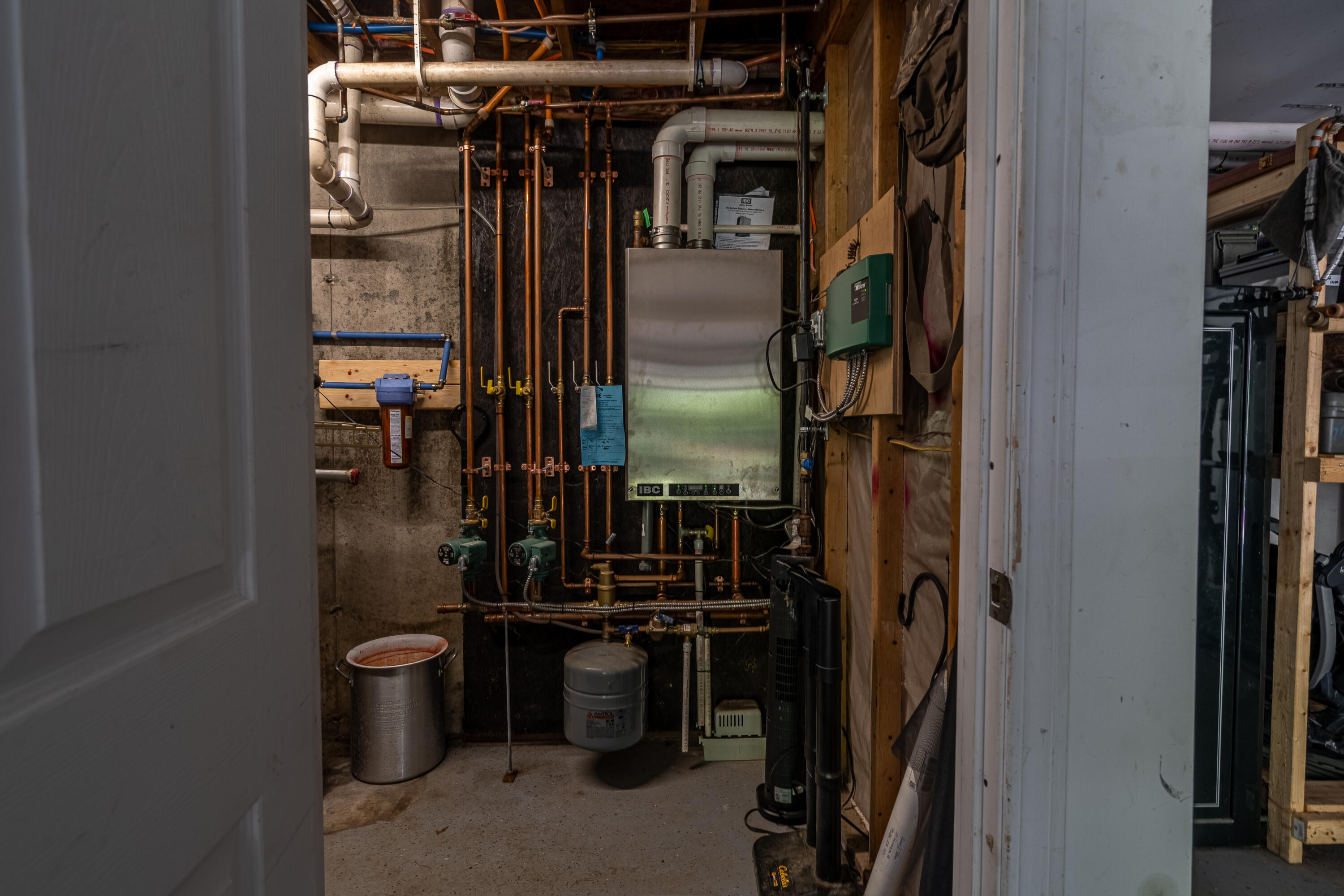 main property photo 30