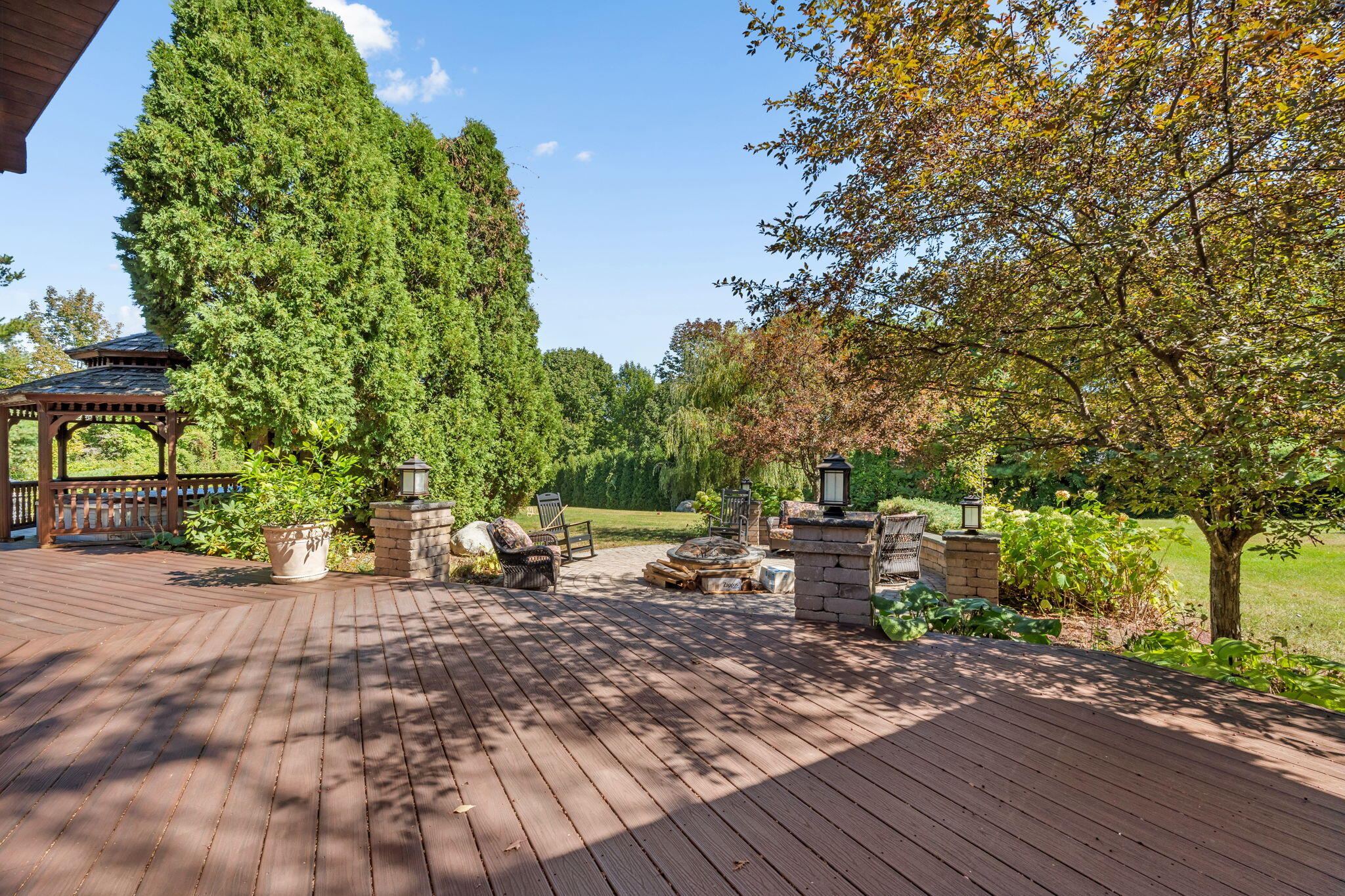 main property photo 16