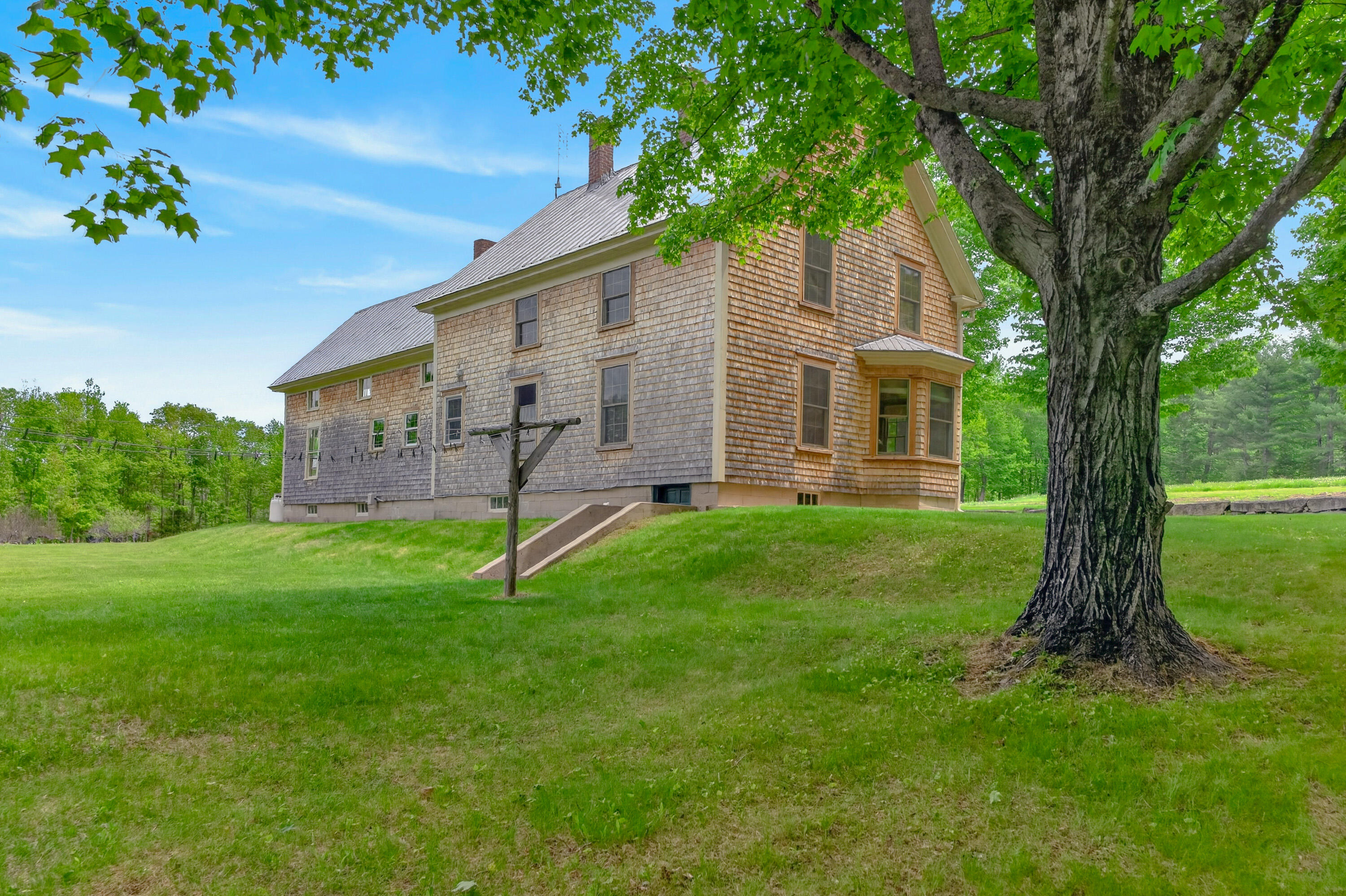 main property photo 43
