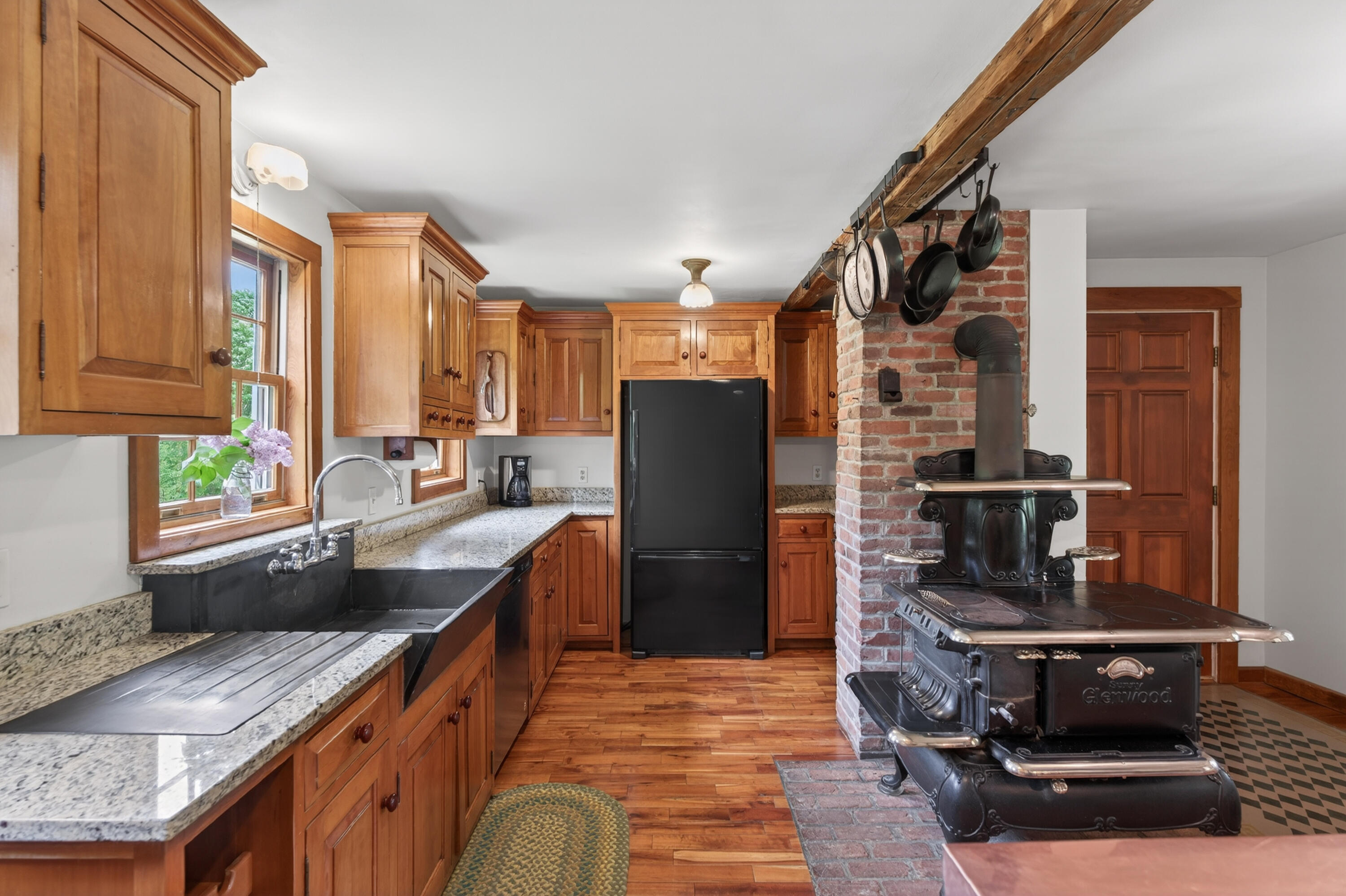 main property photo 7