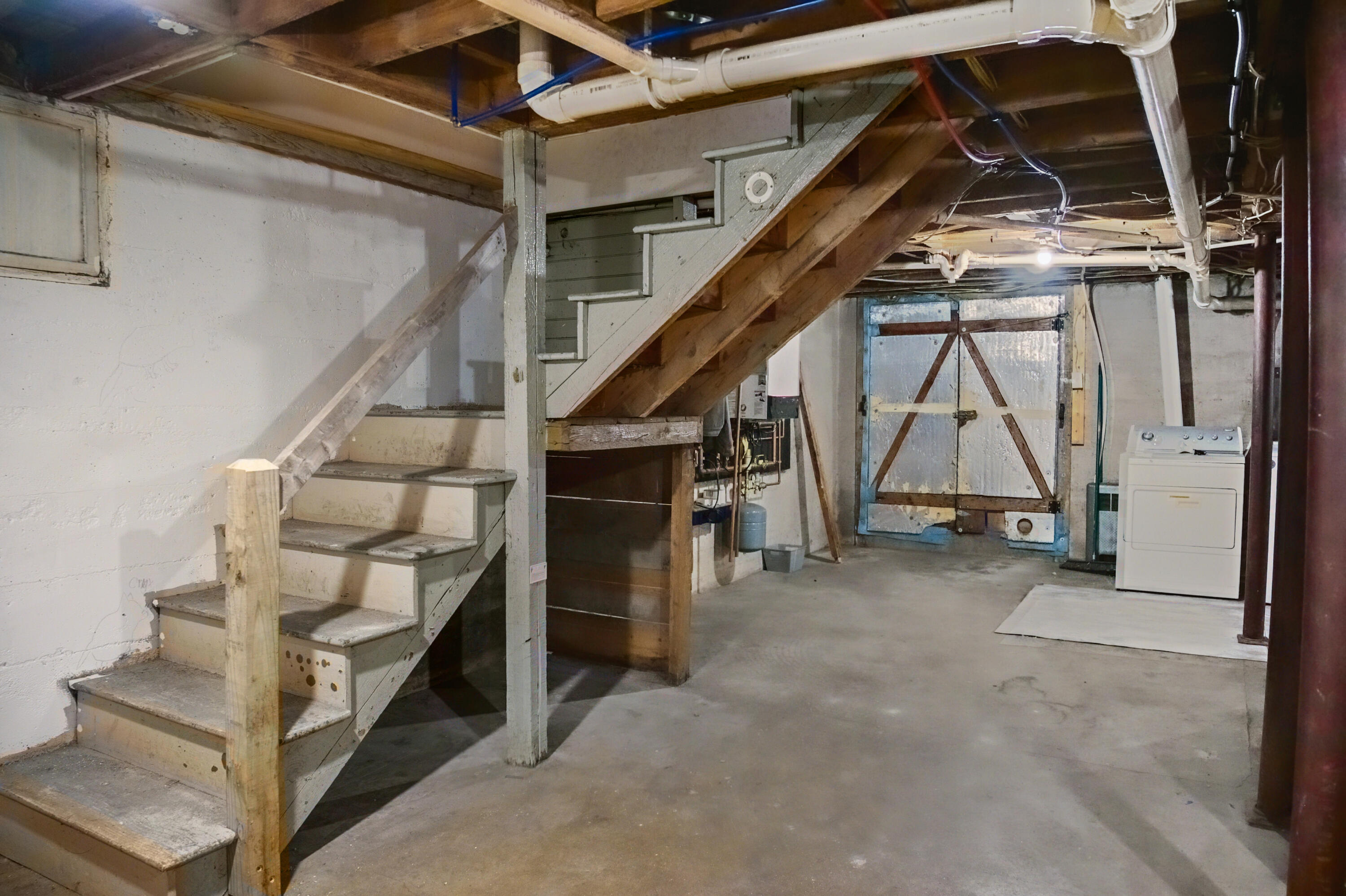 main property photo 16
