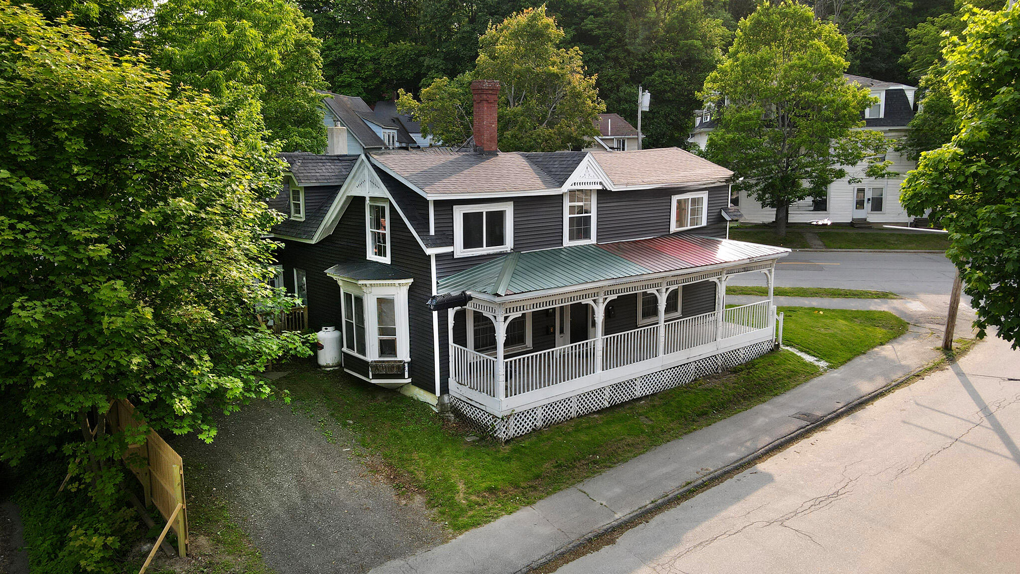main property photo 11