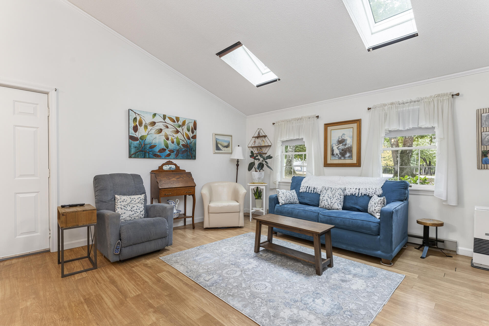main property photo 6