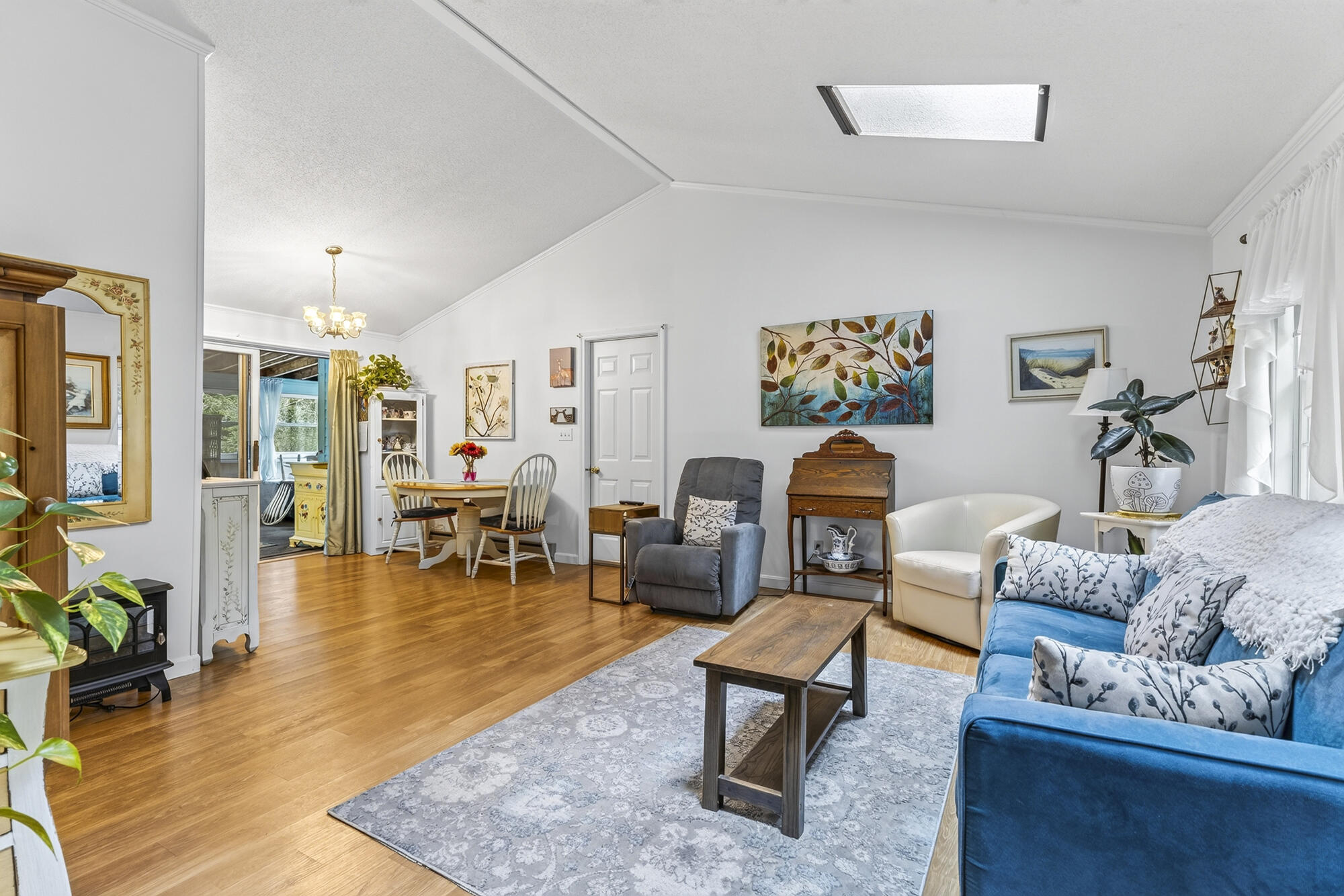 main property photo 7