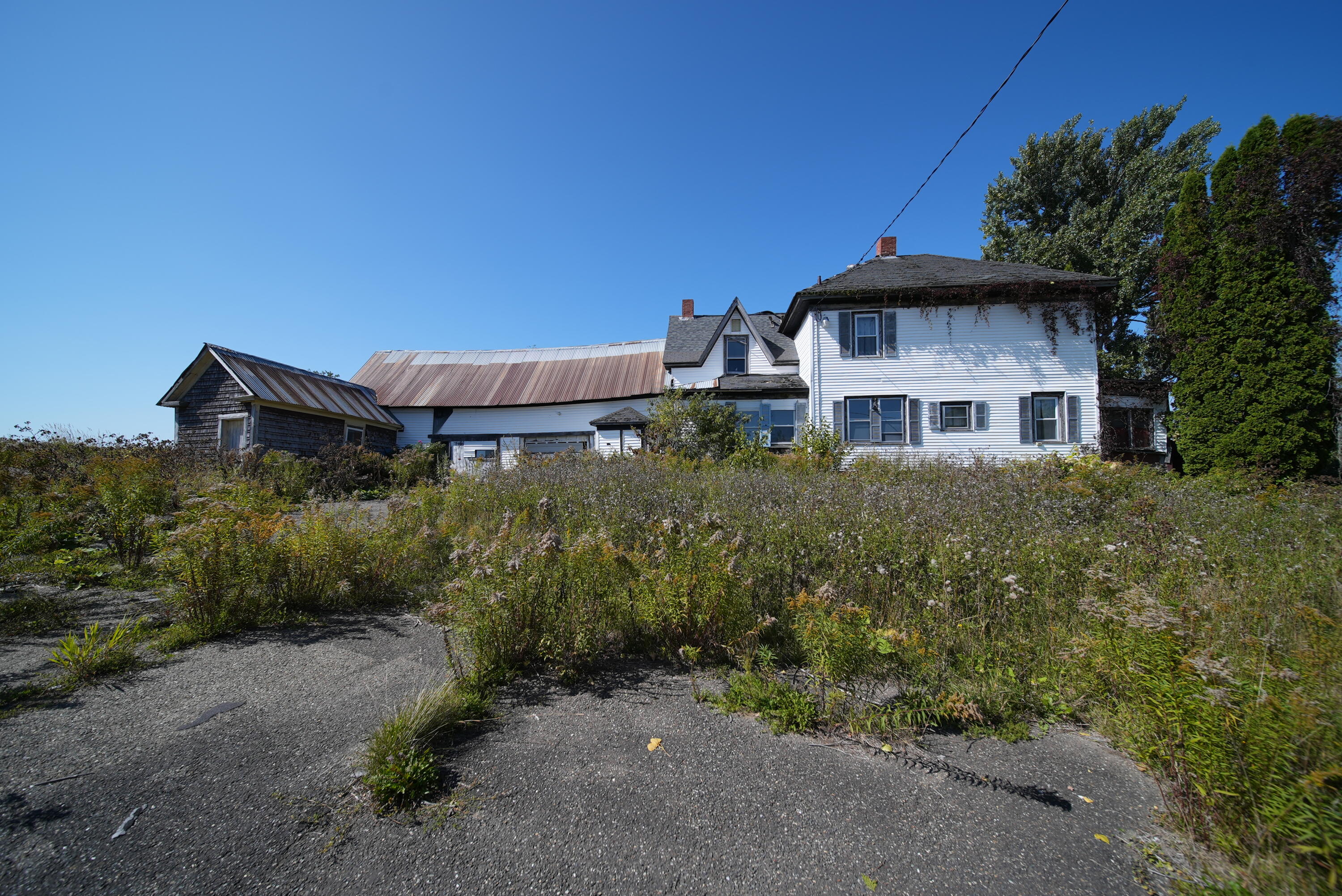 main property photo 11